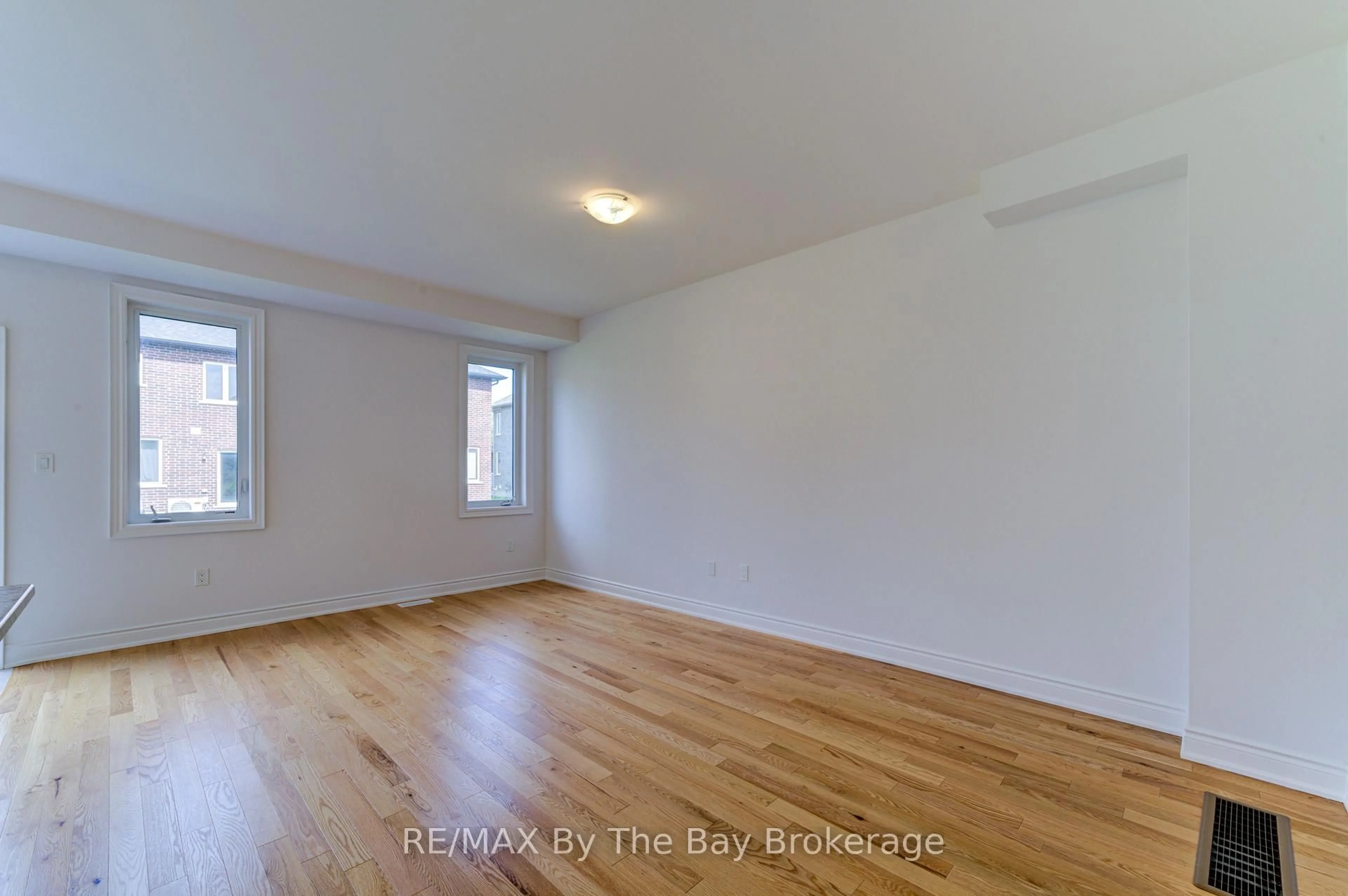 A pic of a room for 25 Lisa St, Wasaga Beach Ontario L9Z 1J9