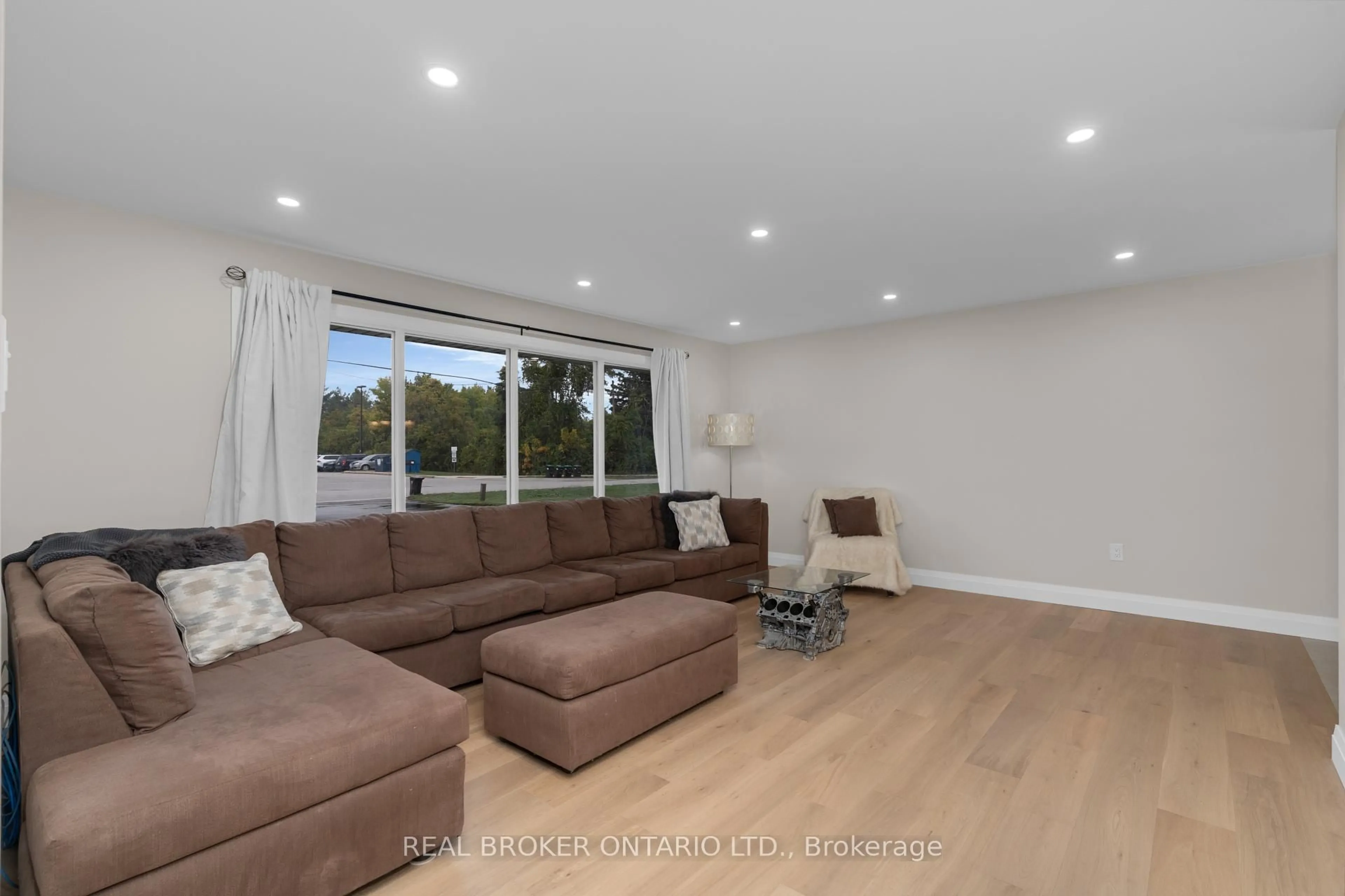 Living room with furniture, unknown for 17 Locke Ave, Clearview Ontario L0M 1S0