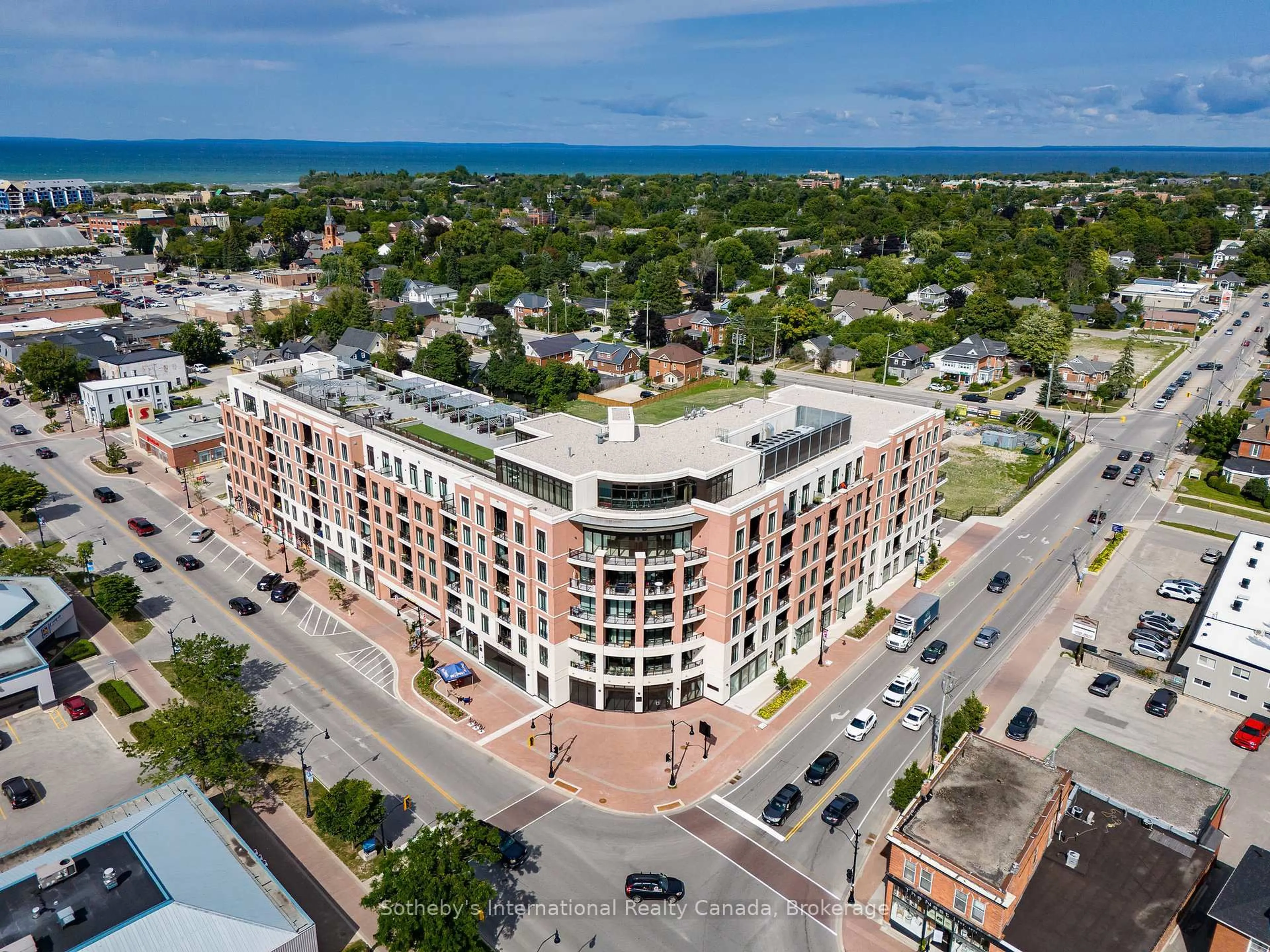 A pic from outside/outdoor area/front of a property/back of a property/a pic from drone, unknown for 1 HUME St #301, Collingwood Ontario L9Y 0X3