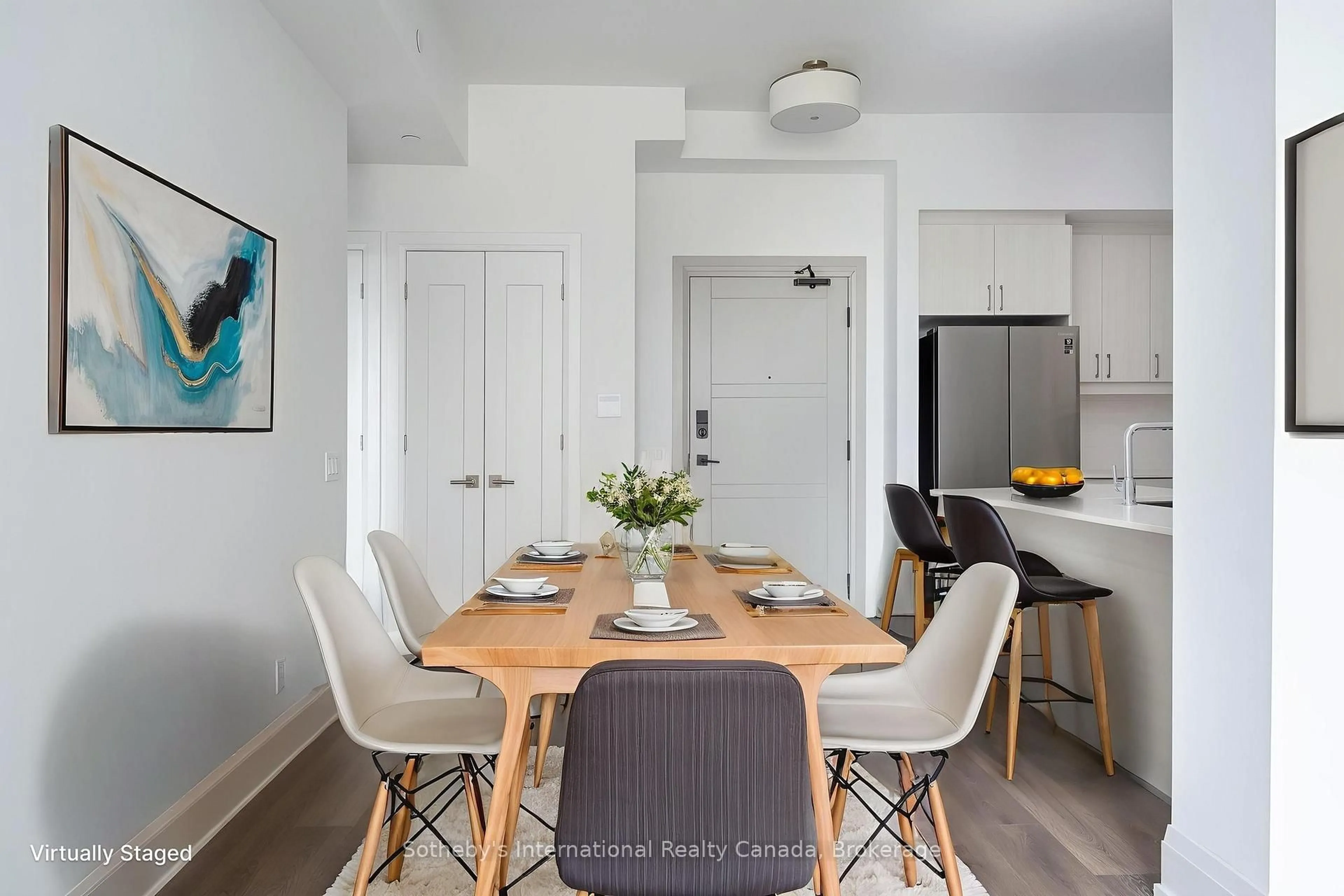 Dining room, wood/laminate floor for 1 HUME St #301, Collingwood Ontario L9Y 0X3