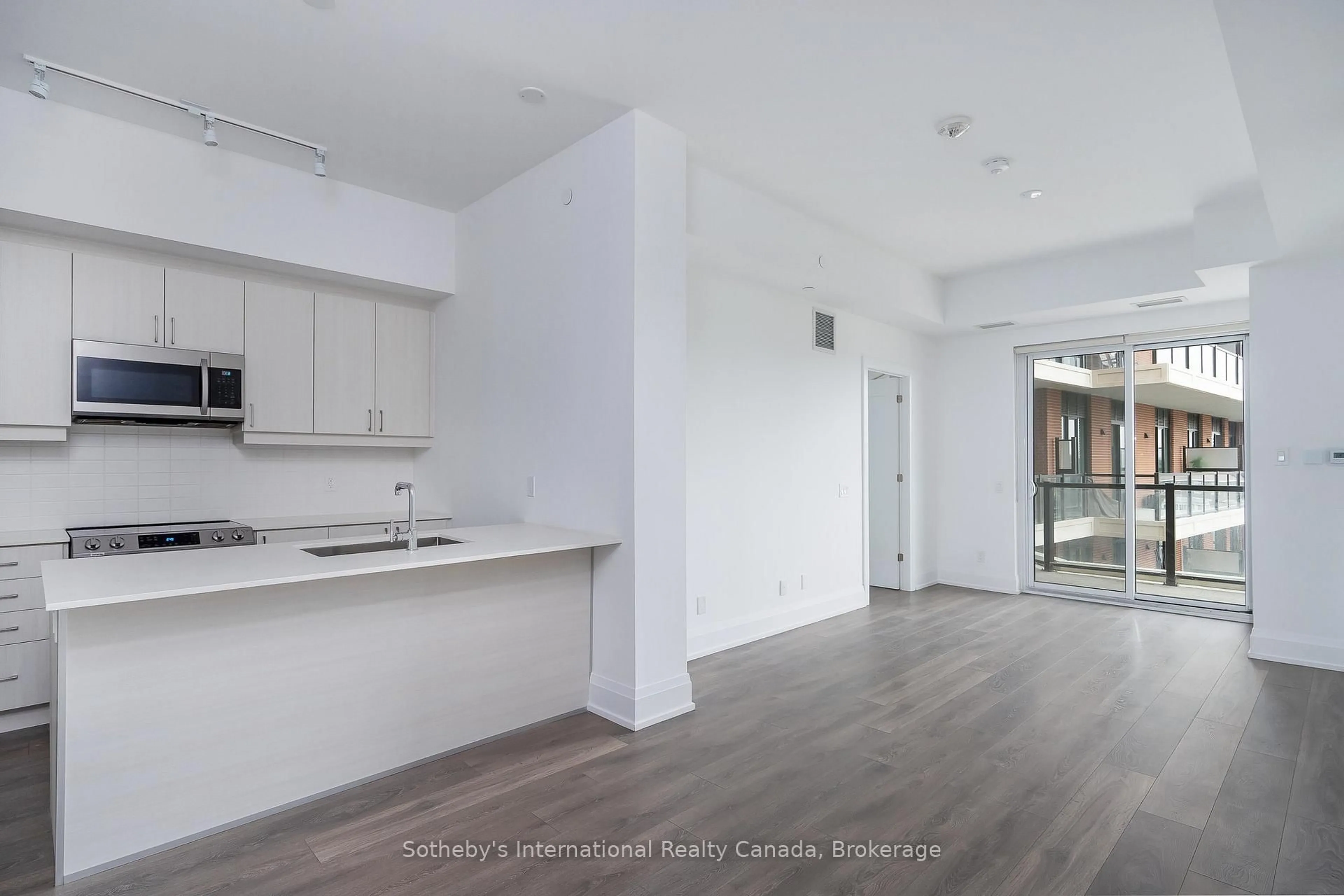 Open concept kitchen, unknown for 1 HUME St #301, Collingwood Ontario L9Y 0X3