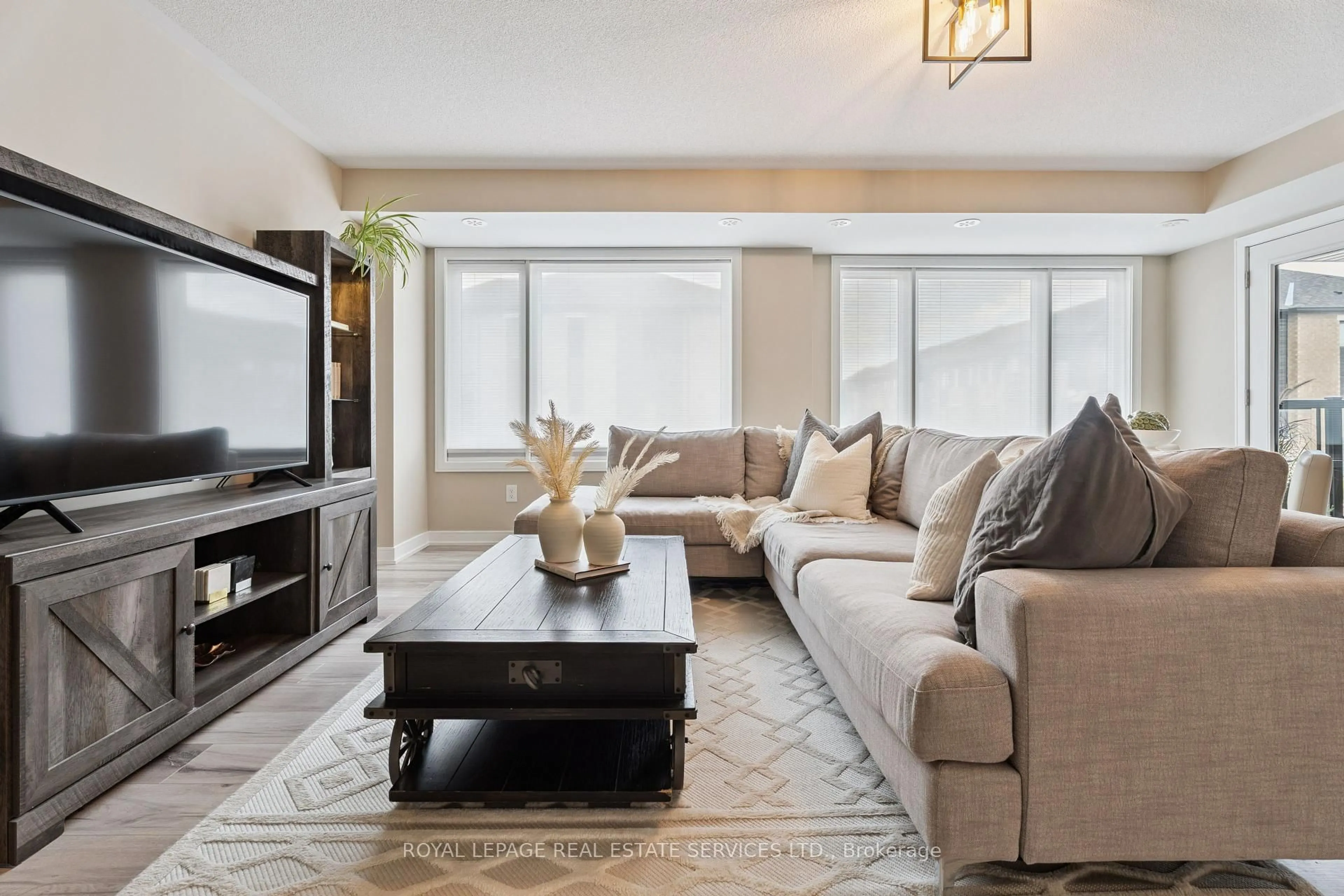 Living room with furniture, unknown for 115 Appletree Lane, Barrie Ontario L9J 0P1