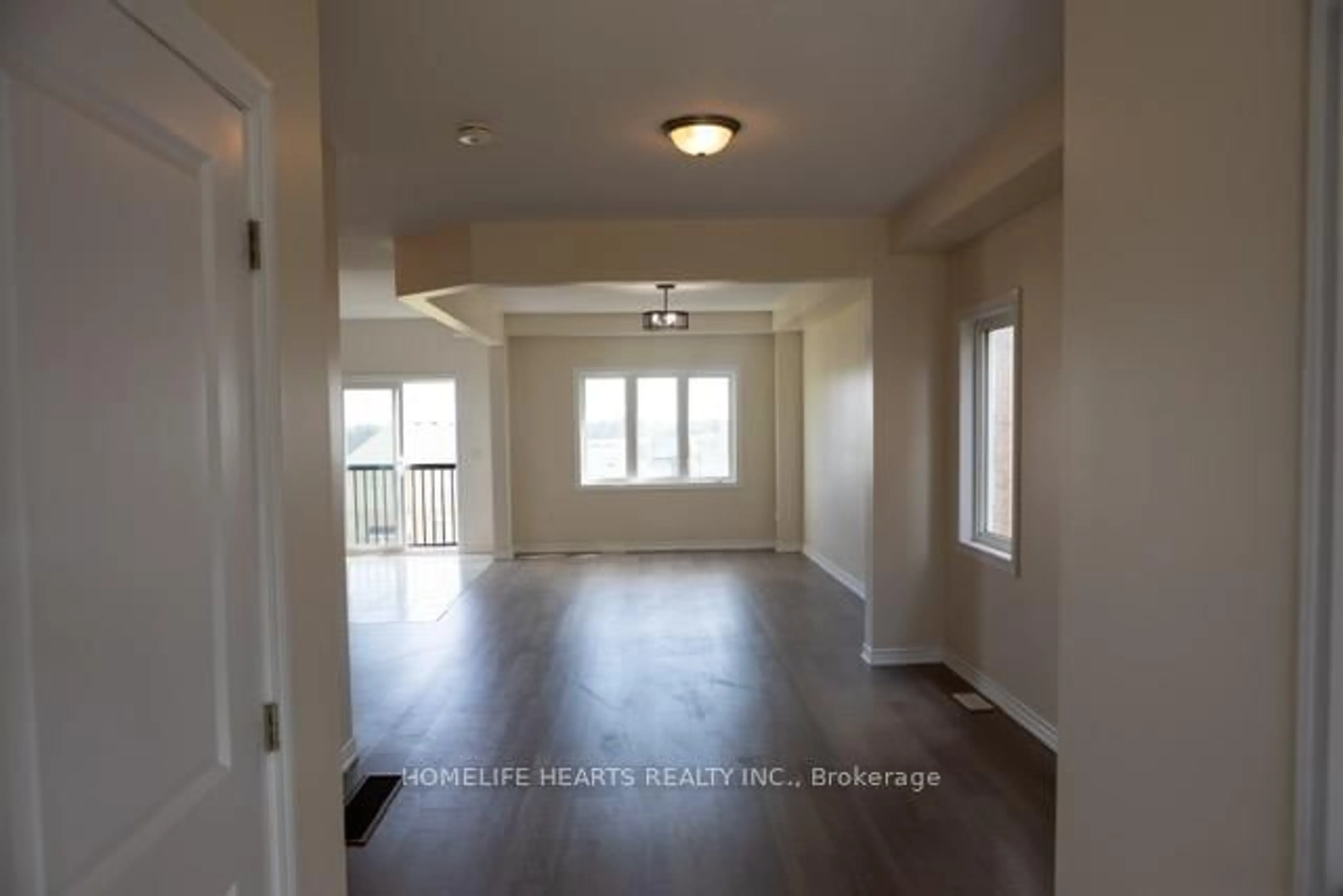 Indoor entryway for 51 Atlantis Dr, Orillia Ontario L3V 8L4