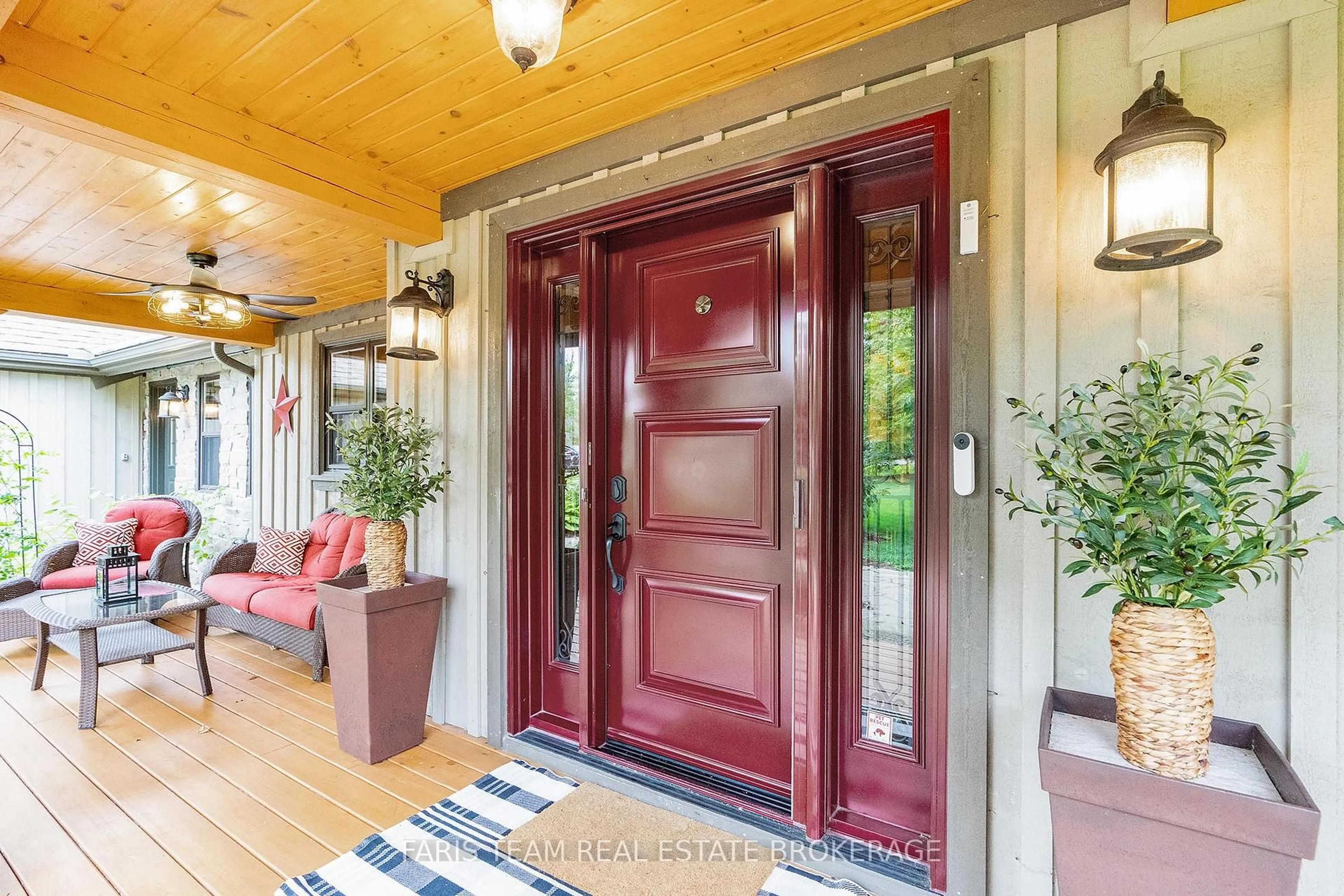 Indoor entryway for 89 Springhome Rd, Oro-Medonte Ontario L0L 1T0