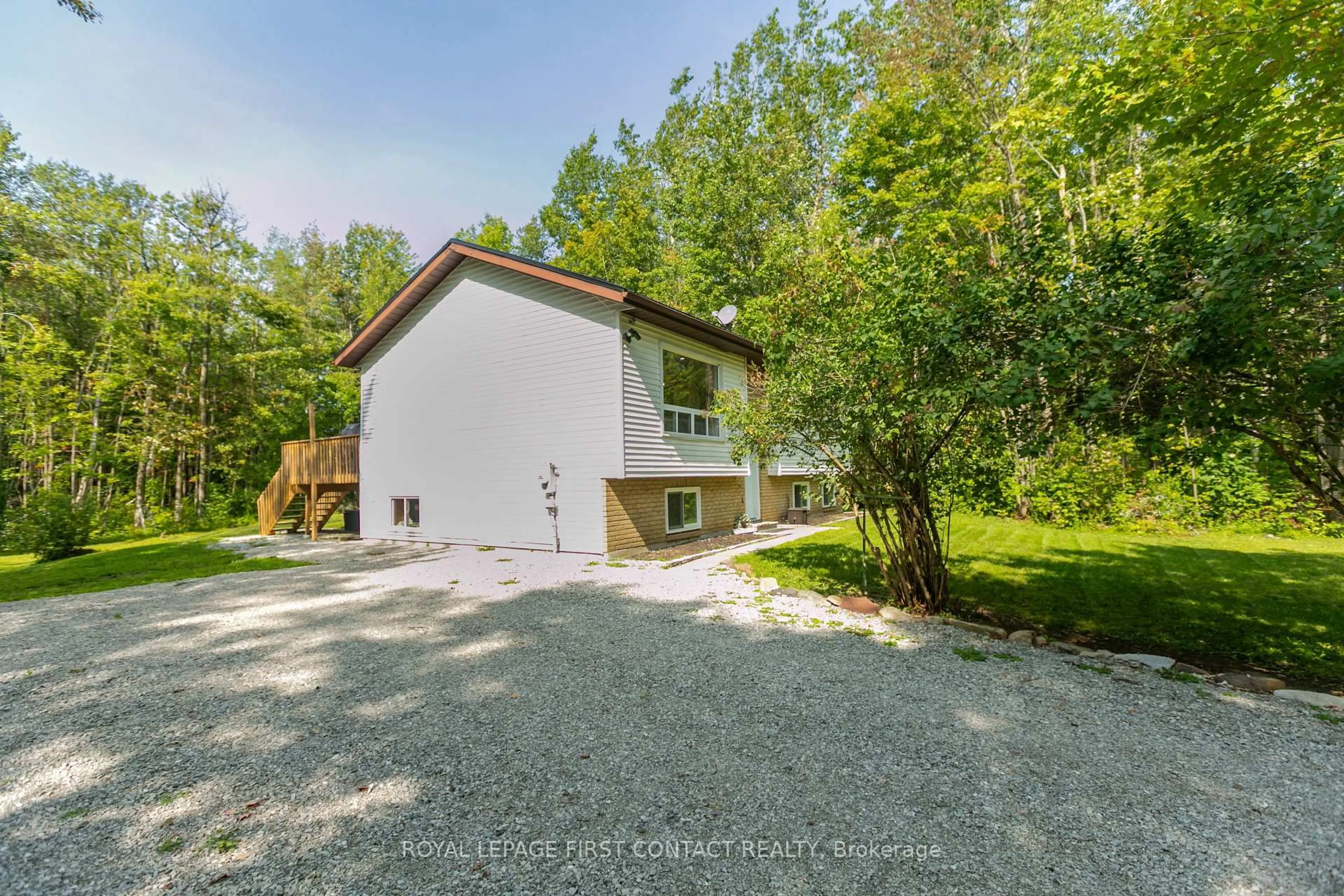 A pic from outside/outdoor area/front of a property/back of a property/a pic from drone, unknown for 5532 Old Udney Sdrd, Ramara Ontario L3V 0P6