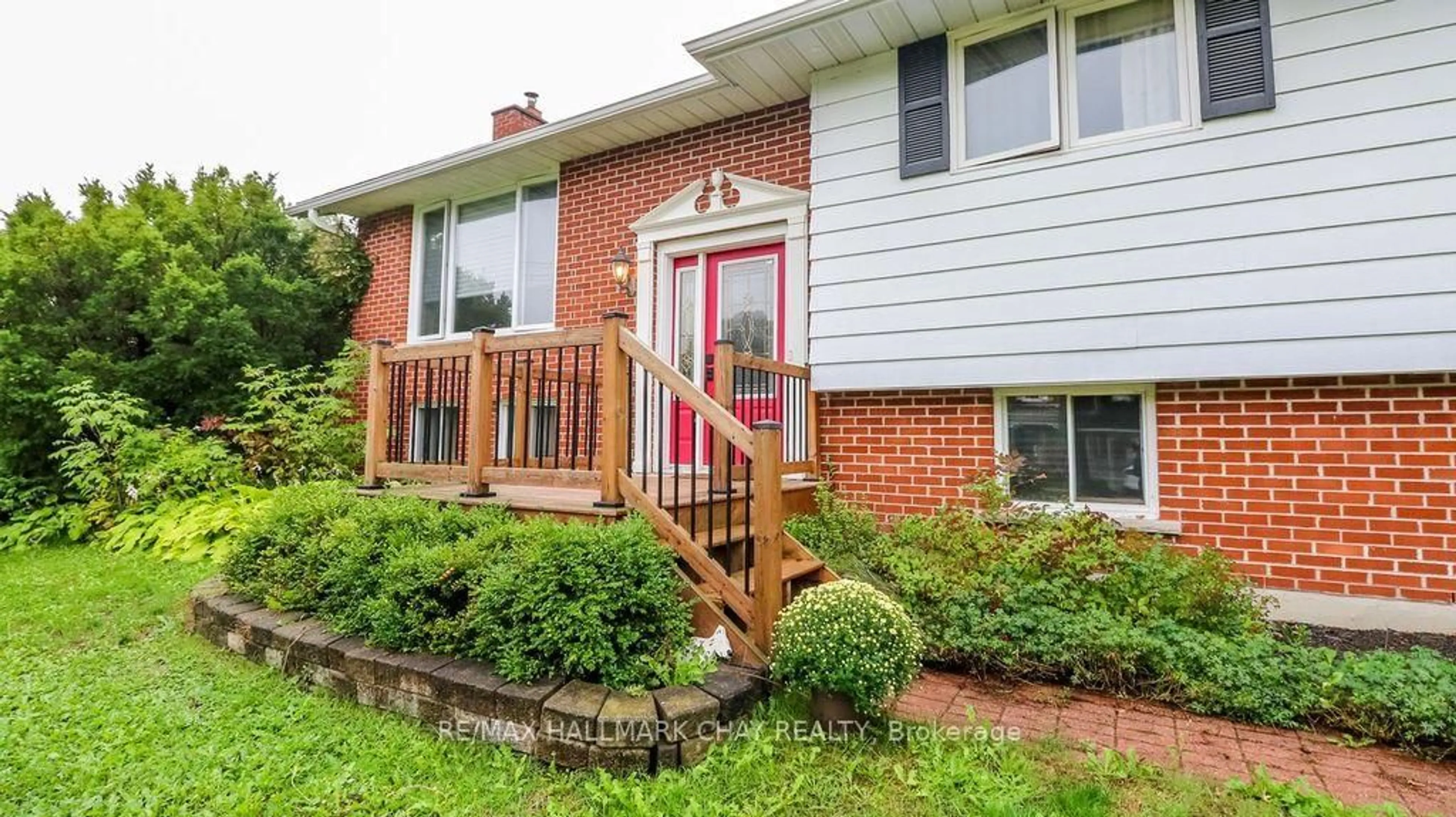 Home with brick exterior material, street for 250 Superior St, Clearview Ontario L0M 1S0