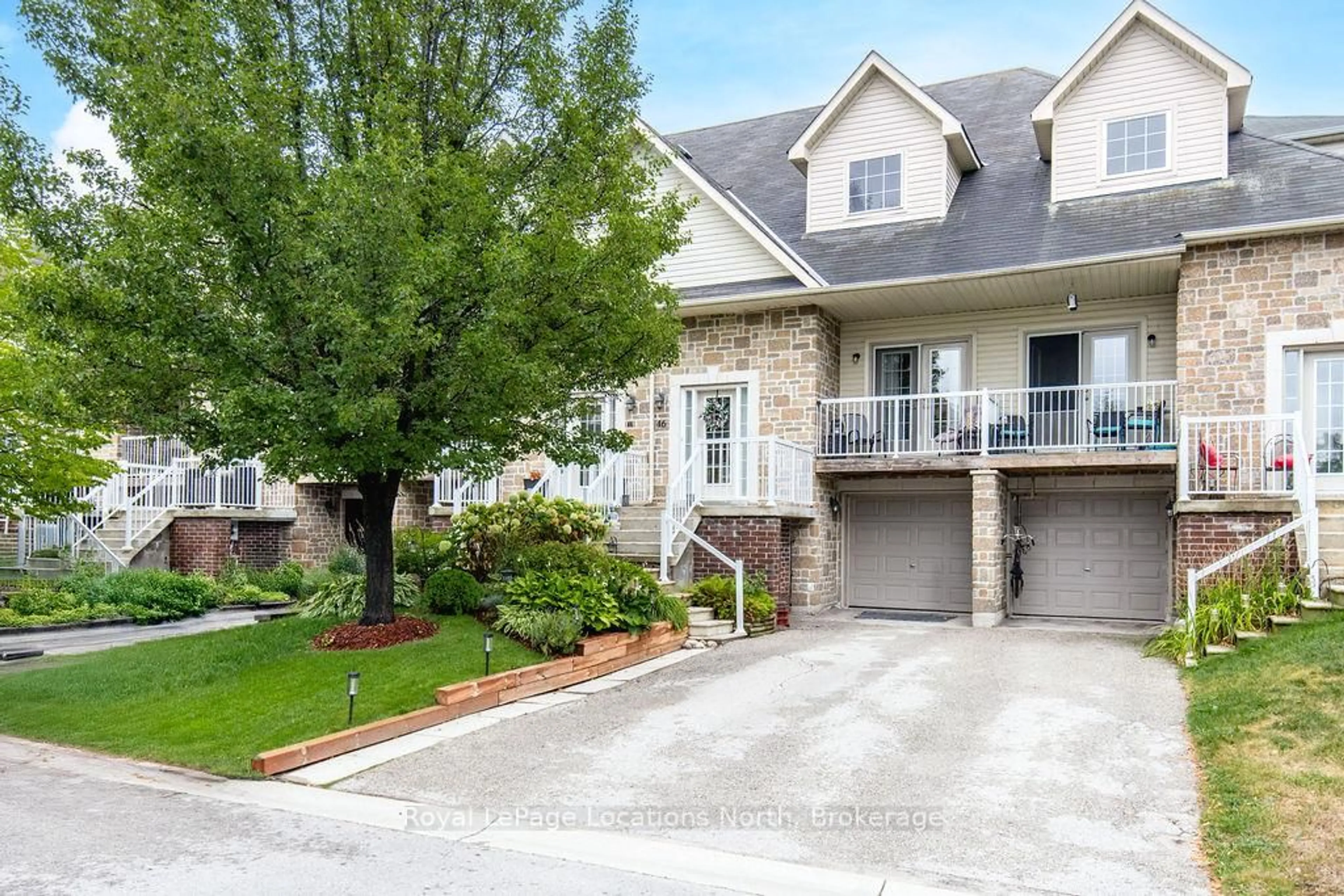 Home with brick exterior material, street for 46 ADMIRAL Rd, Wasaga Beach Ontario L9Z 3C6