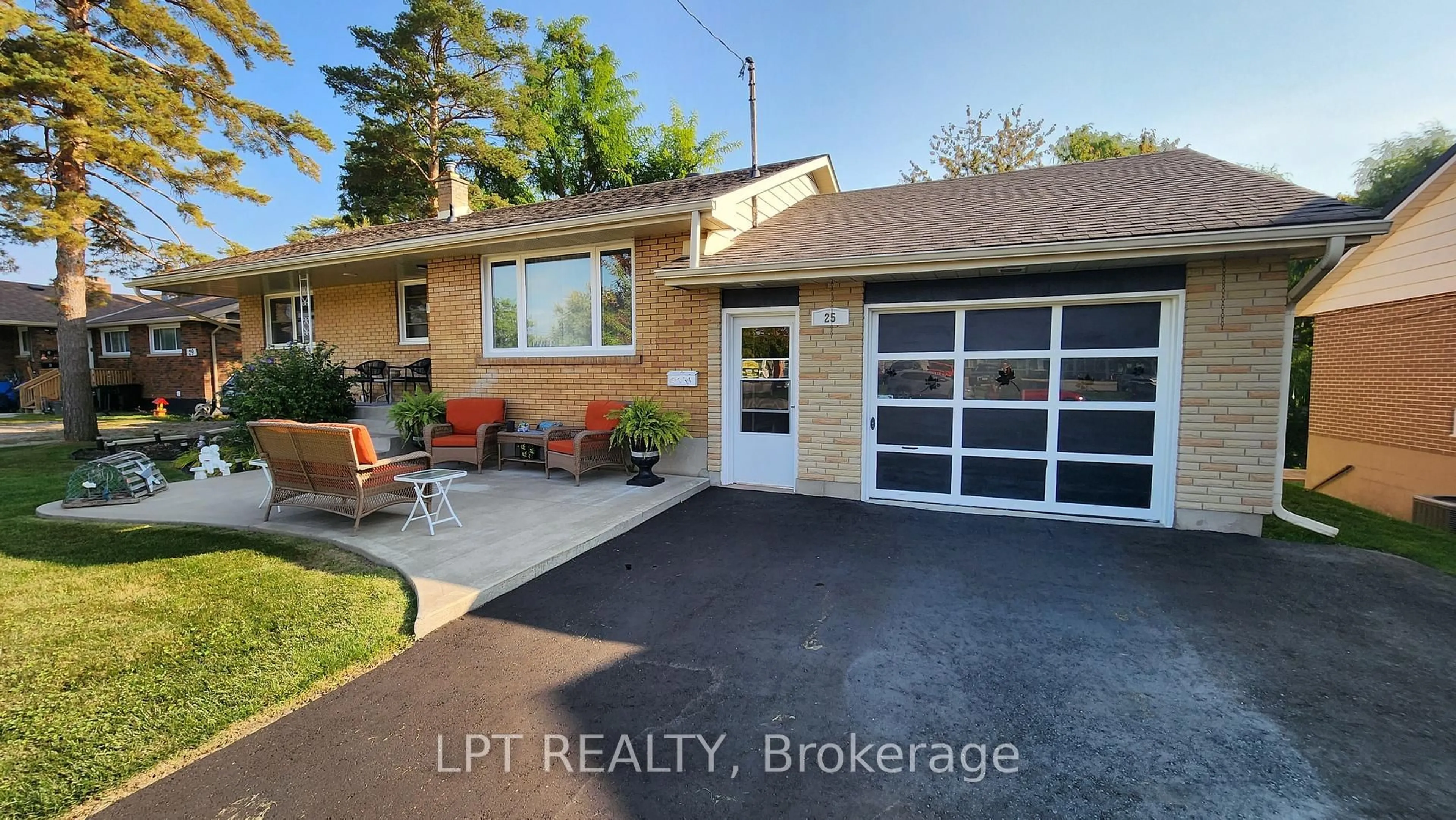 Unknown for 25 Davidson St, Barrie Ontario L4M 3R9