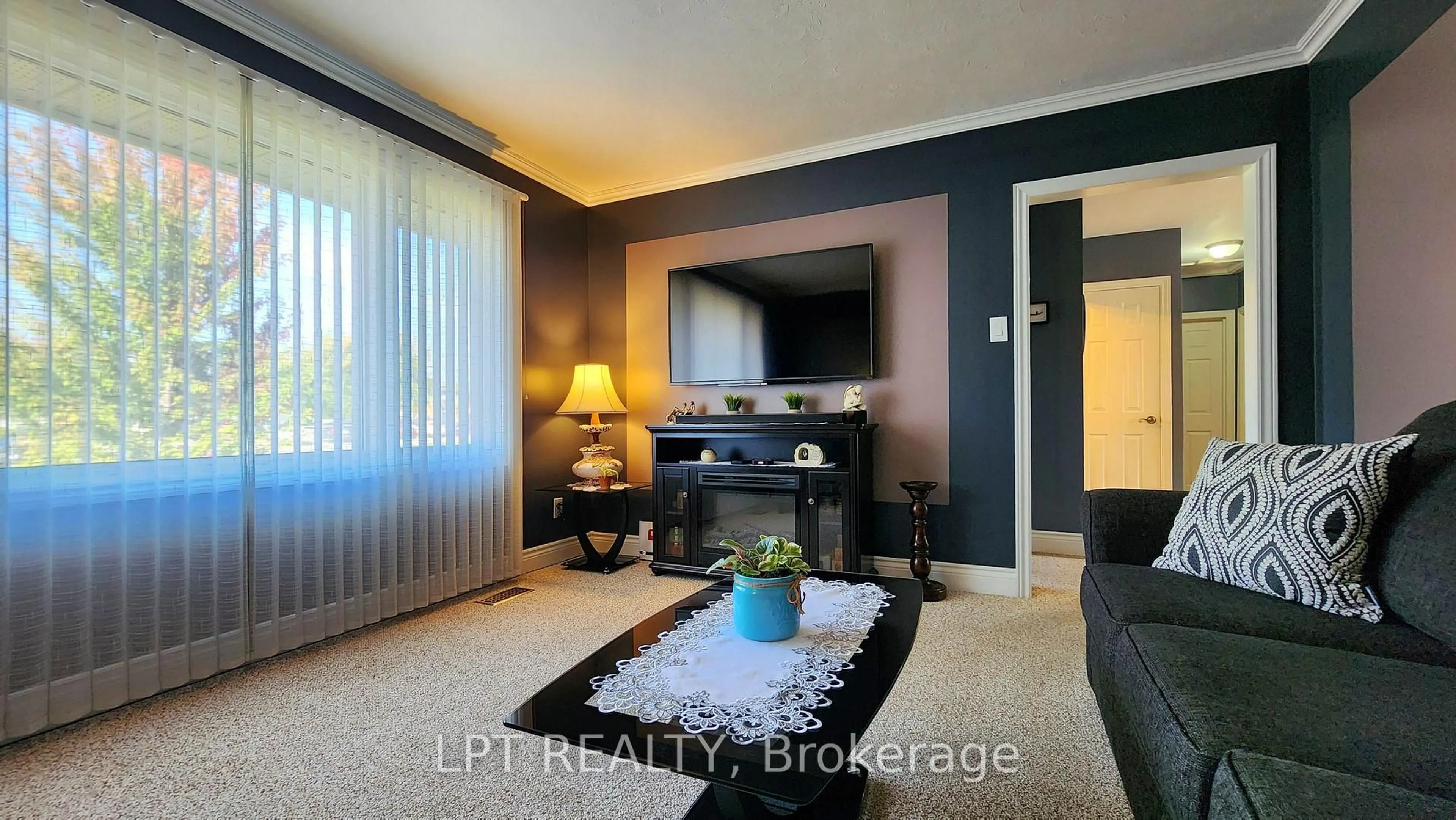 Living room with furniture, unknown for 25 Davidson St, Barrie Ontario L4M 3R9