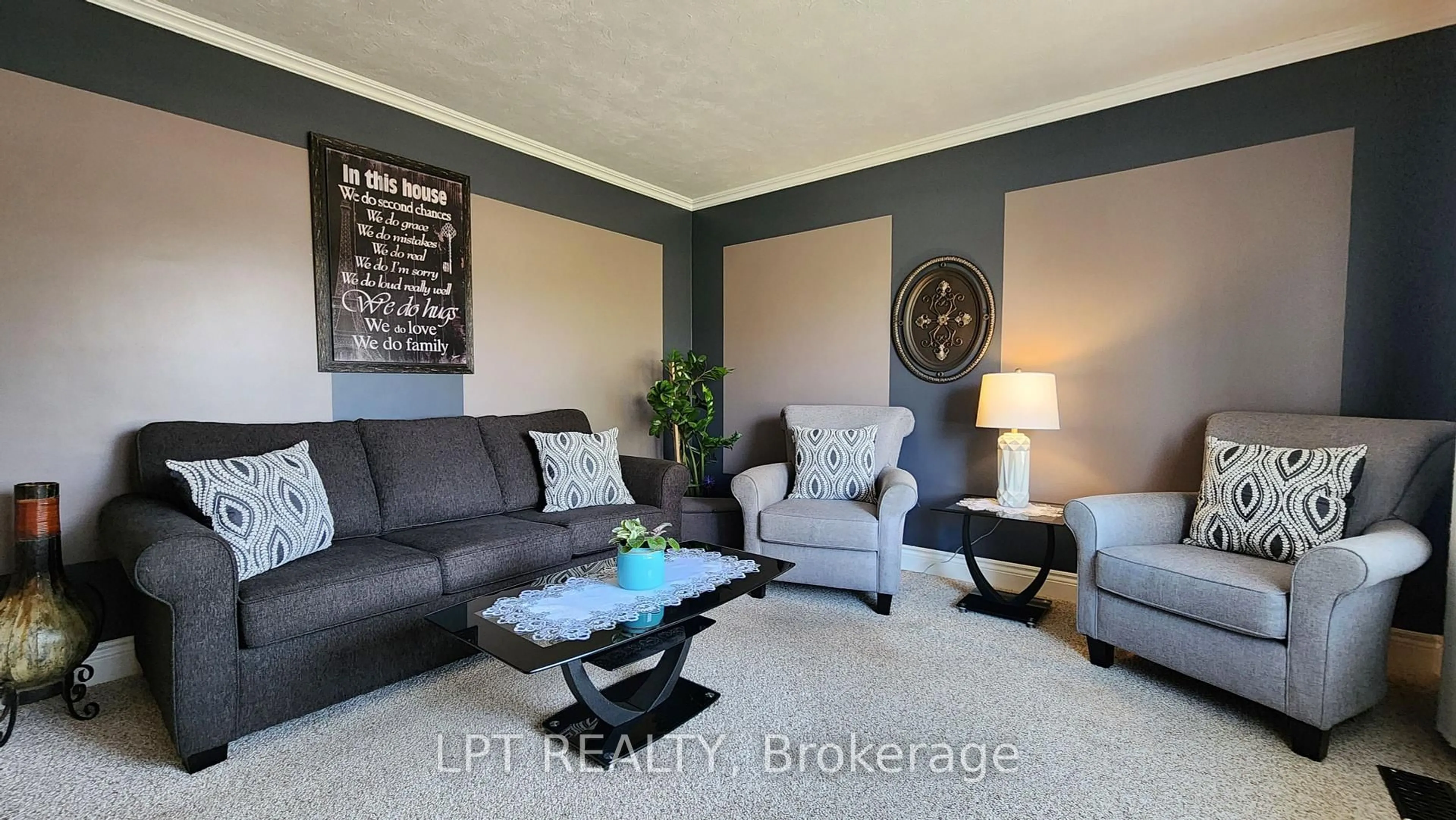 Living room with furniture, unknown for 25 Davidson St, Barrie Ontario L4M 3R9