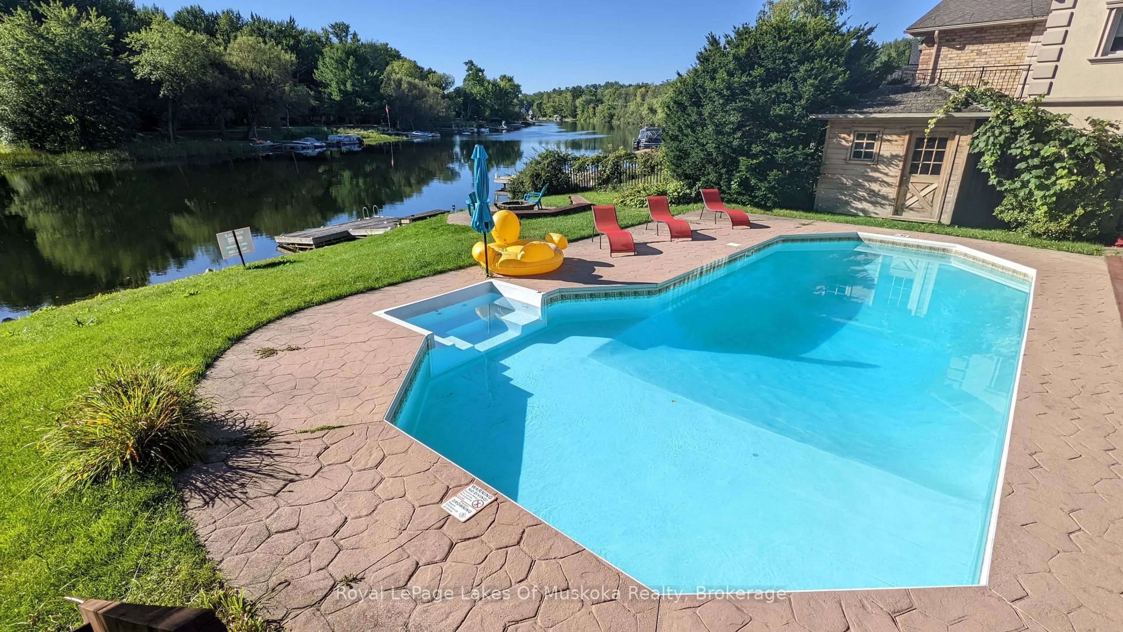 Pool for 1815 Peninsula Point Rd, Severn Ontario P0E 1N0