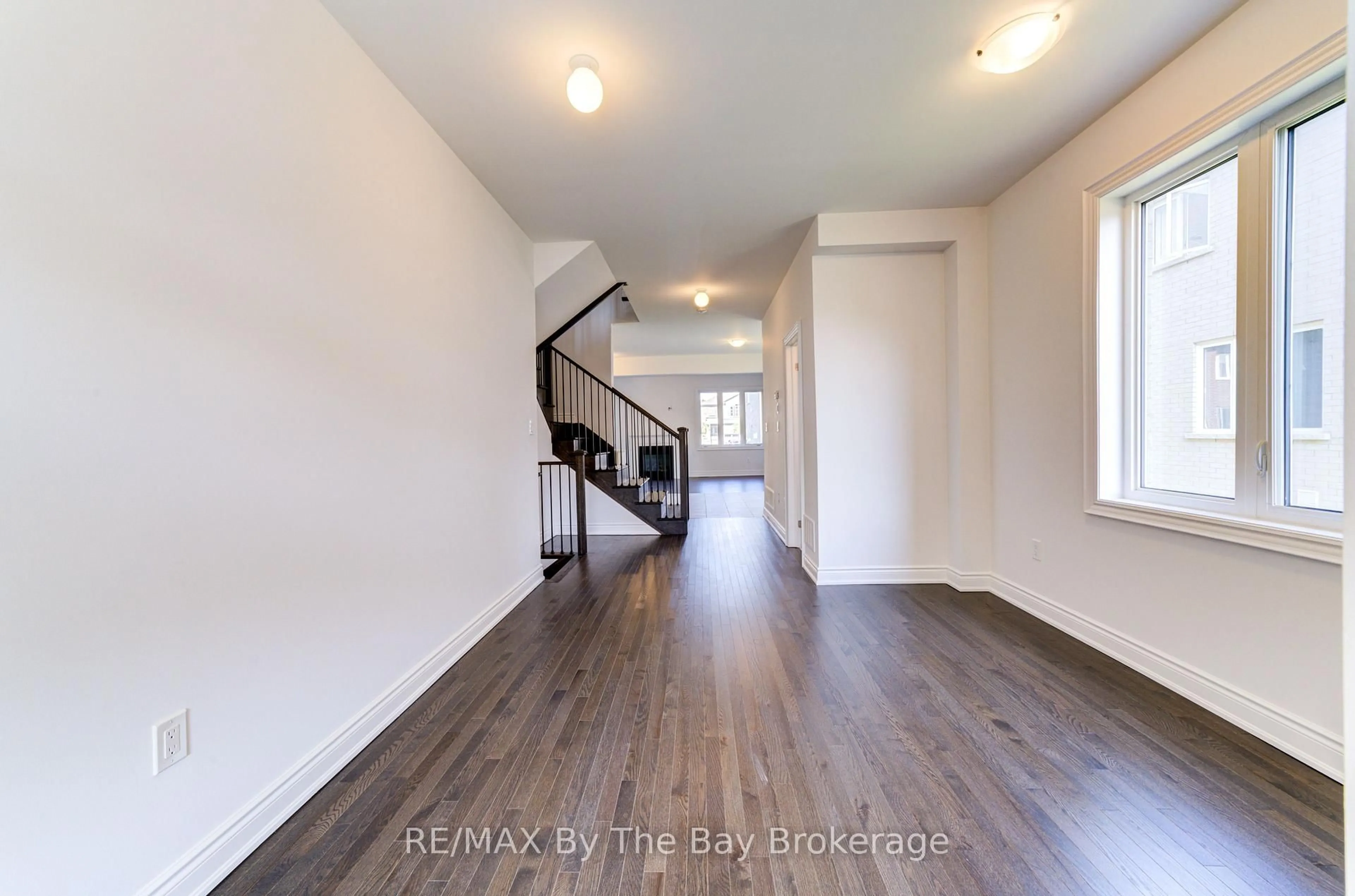 Indoor entryway for 21 Lisa St, Wasaga Beach Ontario L9Z 1J9