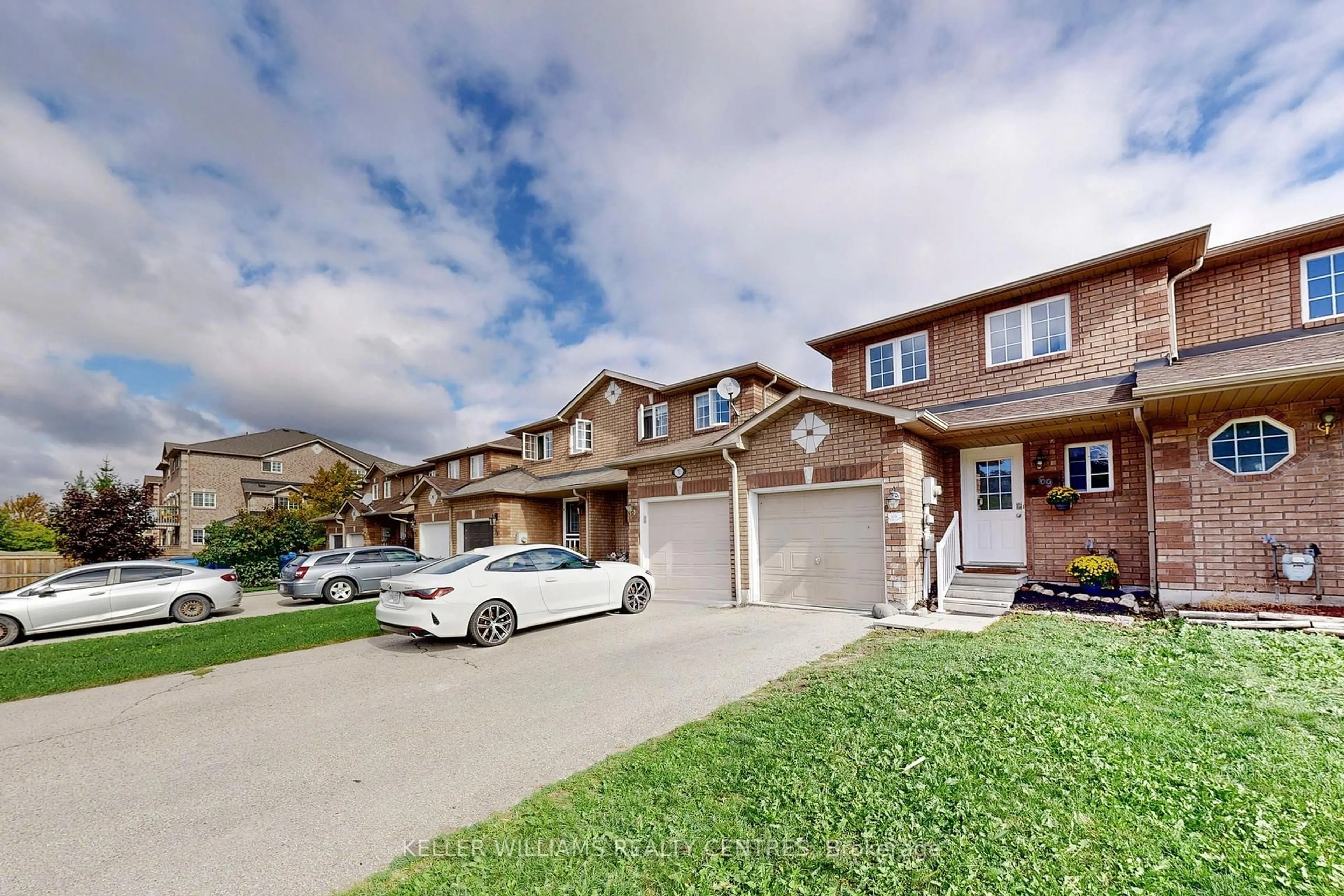 A pic from outside/outdoor area/front of a property/back of a property/a pic from drone, street for 69 Goodwin Dr, Barrie Ontario L4N 5Z8