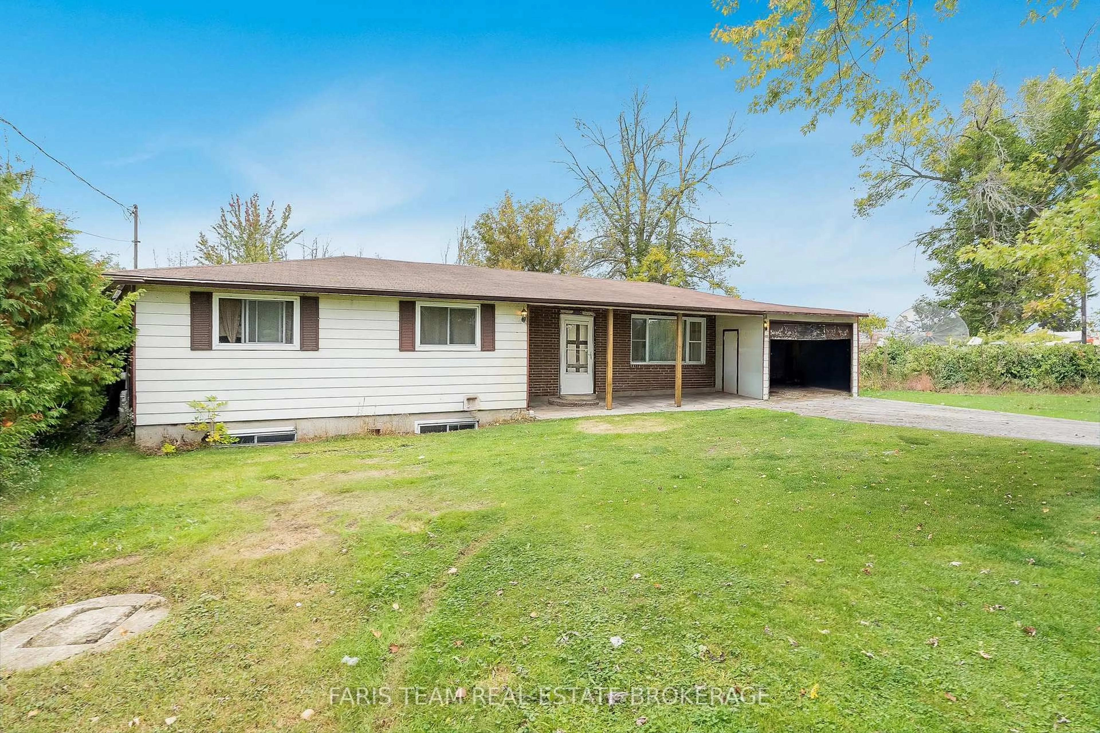 A pic from outside/outdoor area/front of a property/back of a property/a pic from drone, unknown for 4292 McRae Park Rd, Orillia Ontario L3V 0S2