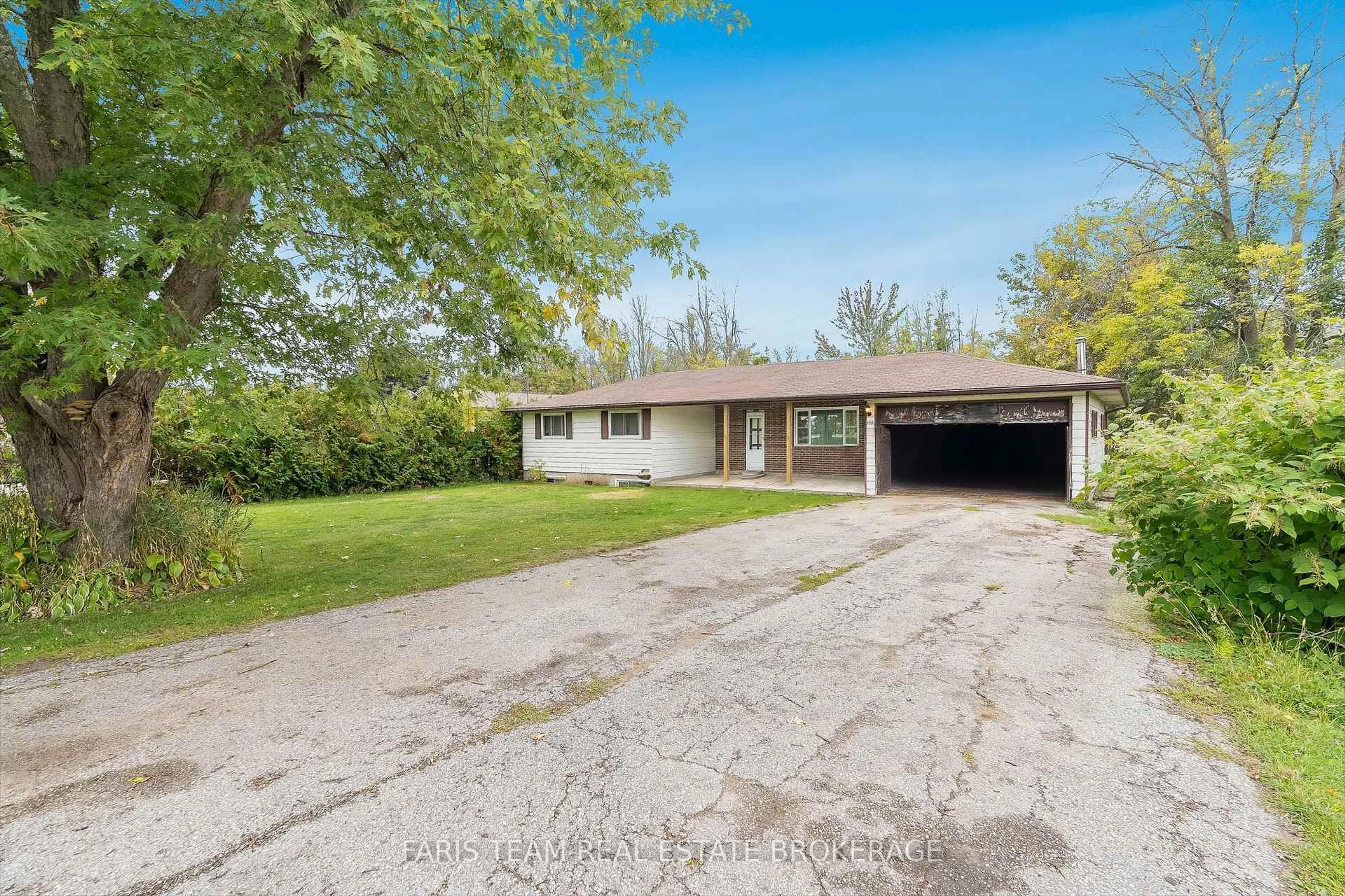A pic from outside/outdoor area/front of a property/back of a property/a pic from drone, street for 4292 McRae Park Rd, Orillia Ontario L3V 0S2