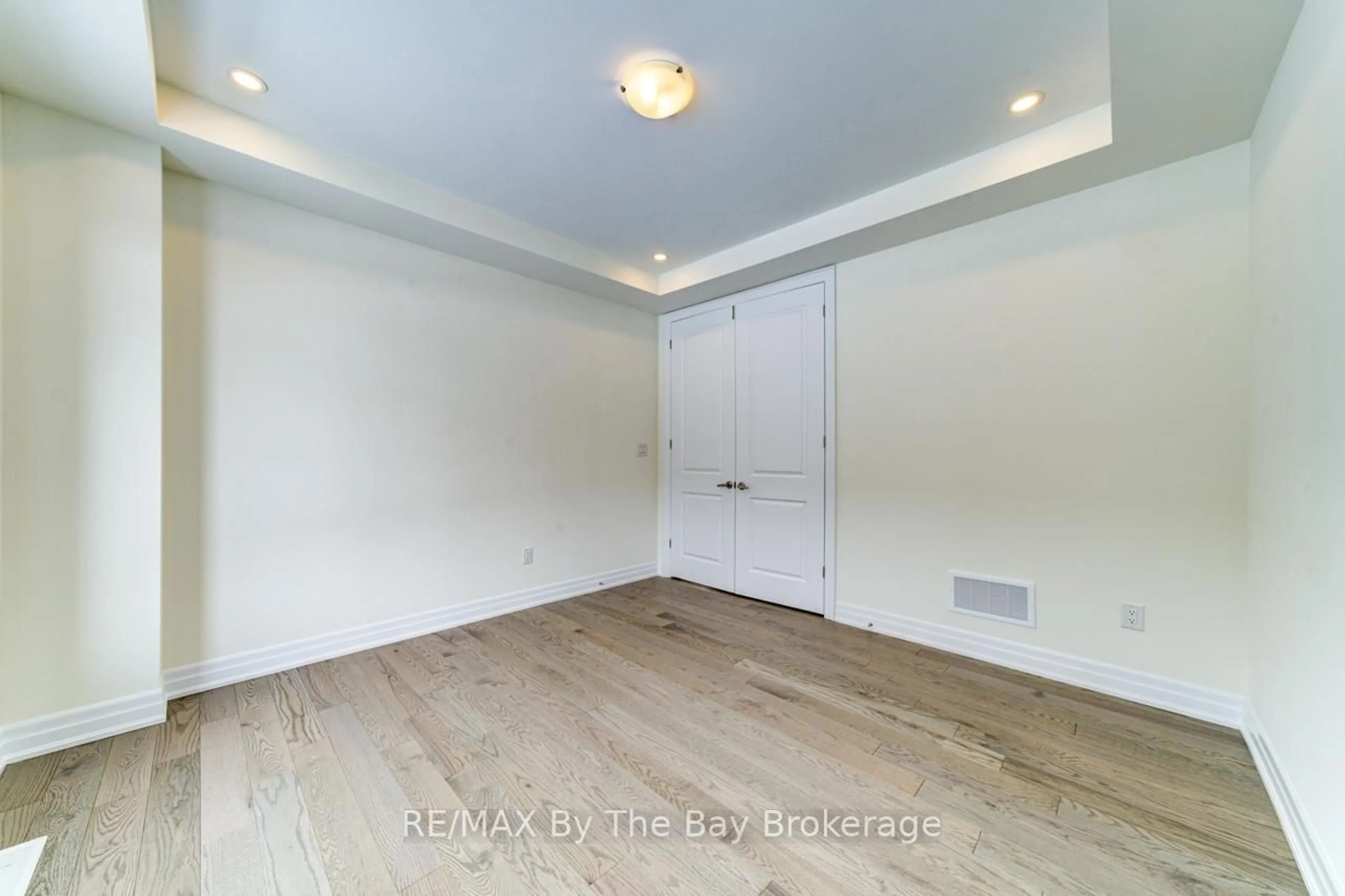 A pic of a room for 182 Mapleside Dr, Wasaga Beach Ontario L9Z 0L4