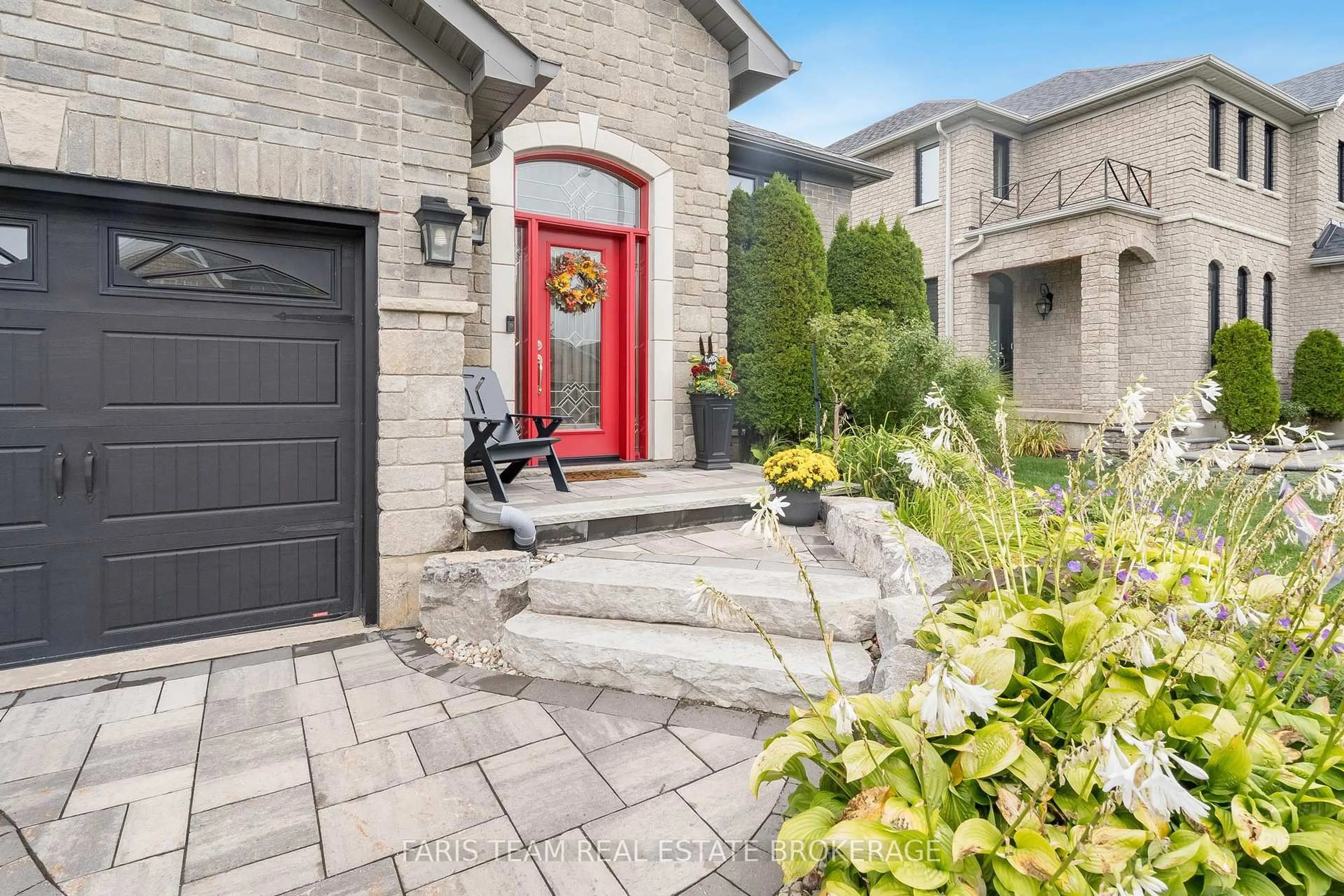 Home with brick exterior material, street for 135 Sandringham Dr, Barrie Ontario L4N 0Y9