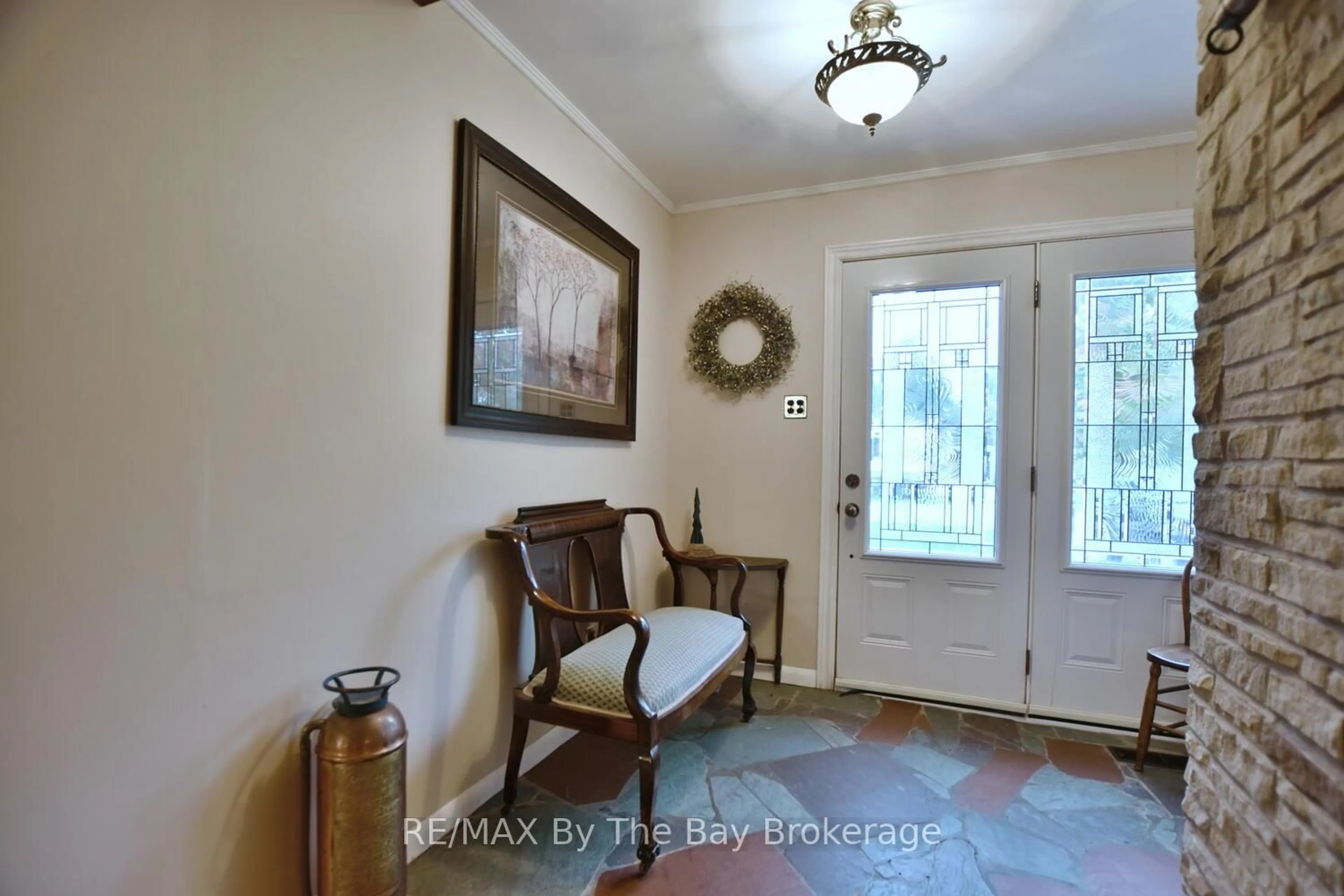Indoor entryway for 44 Peter St, Springwater Ontario L0L 1P0