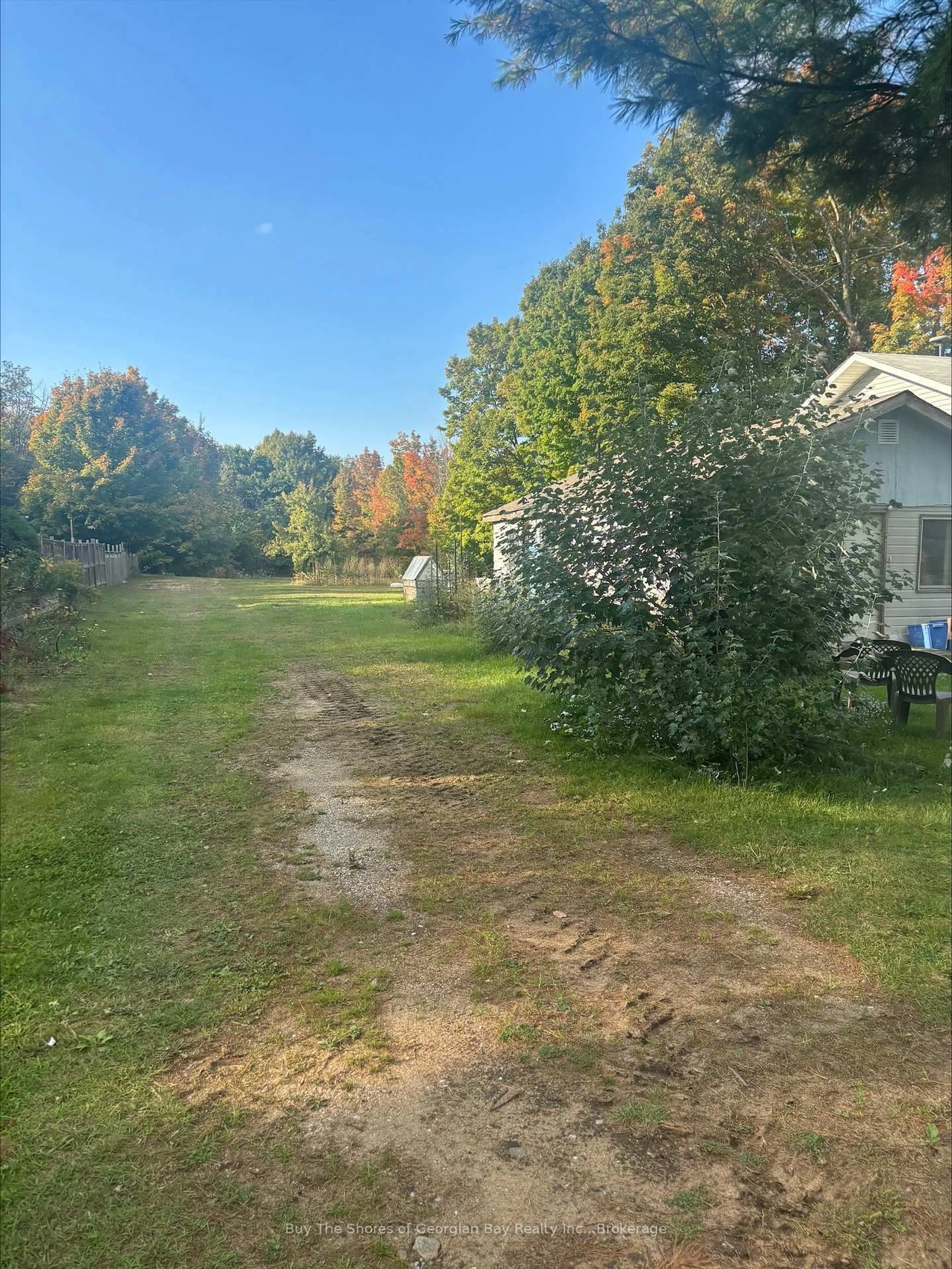 A pic from outside/outdoor area/front of a property/back of a property/a pic from drone, unknown for 3138 Robb Crt, Tay Ontario L0K 2C0