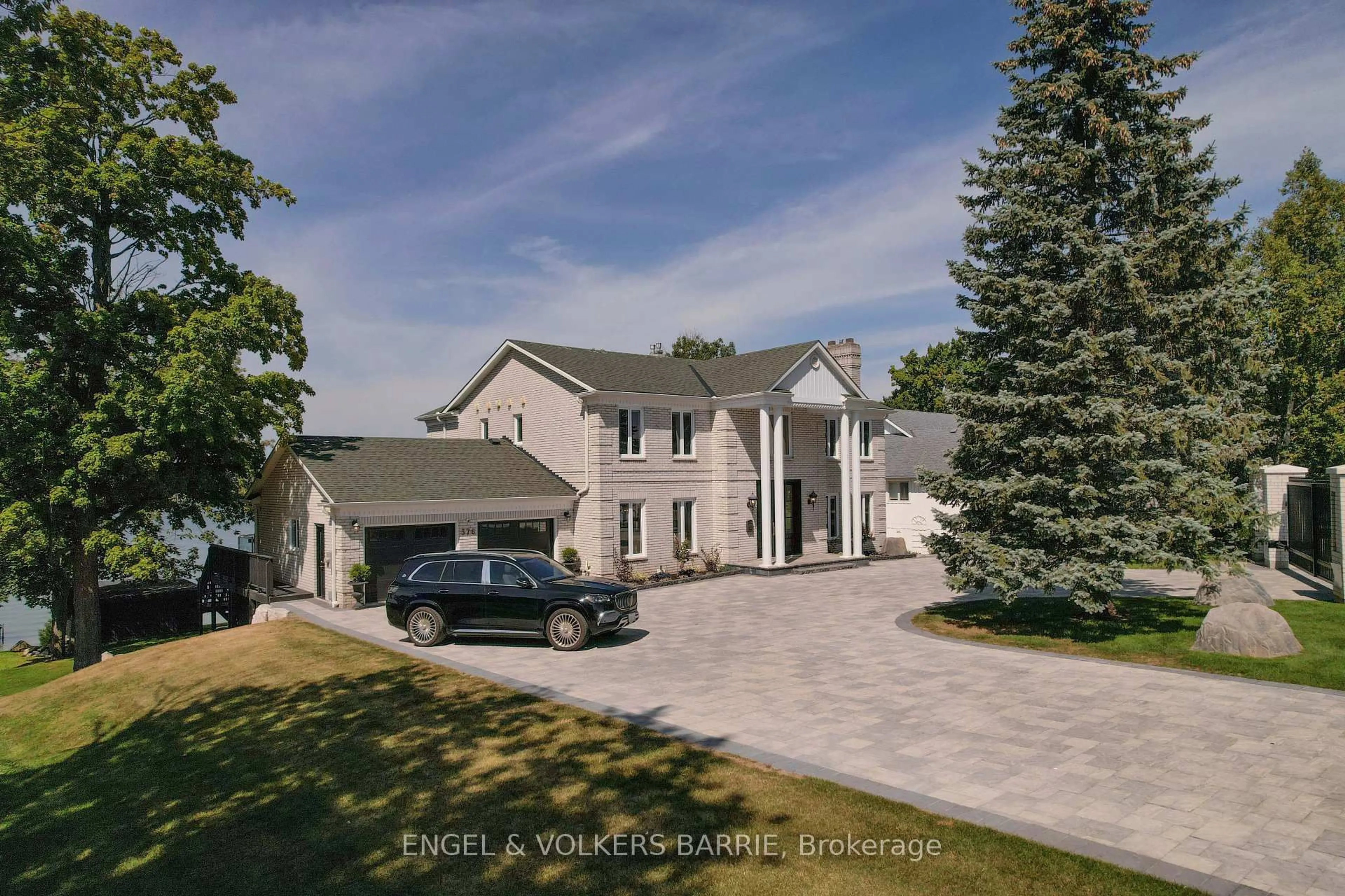 A pic from outside/outdoor area/front of a property/back of a property/a pic from drone, street for 376 Brewery Lane, Orillia Ontario L3V 7H8