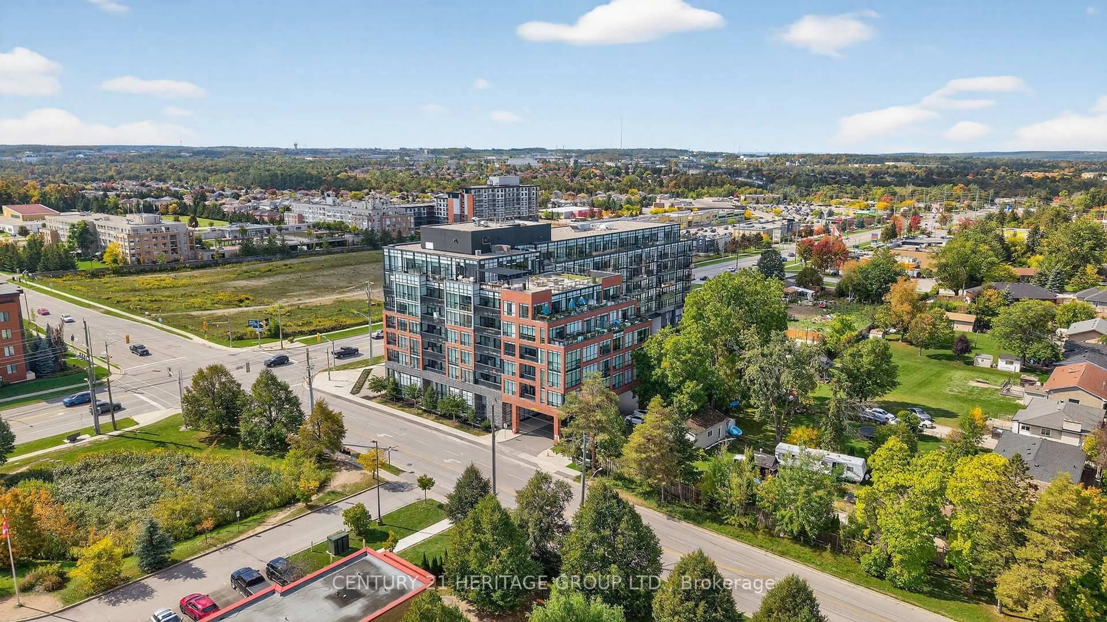 A pic from outside/outdoor area/front of a property/back of a property/a pic from drone, city buildings view from balcony for 681 Yonge St #603, Barrie Ontario L9J 0K1