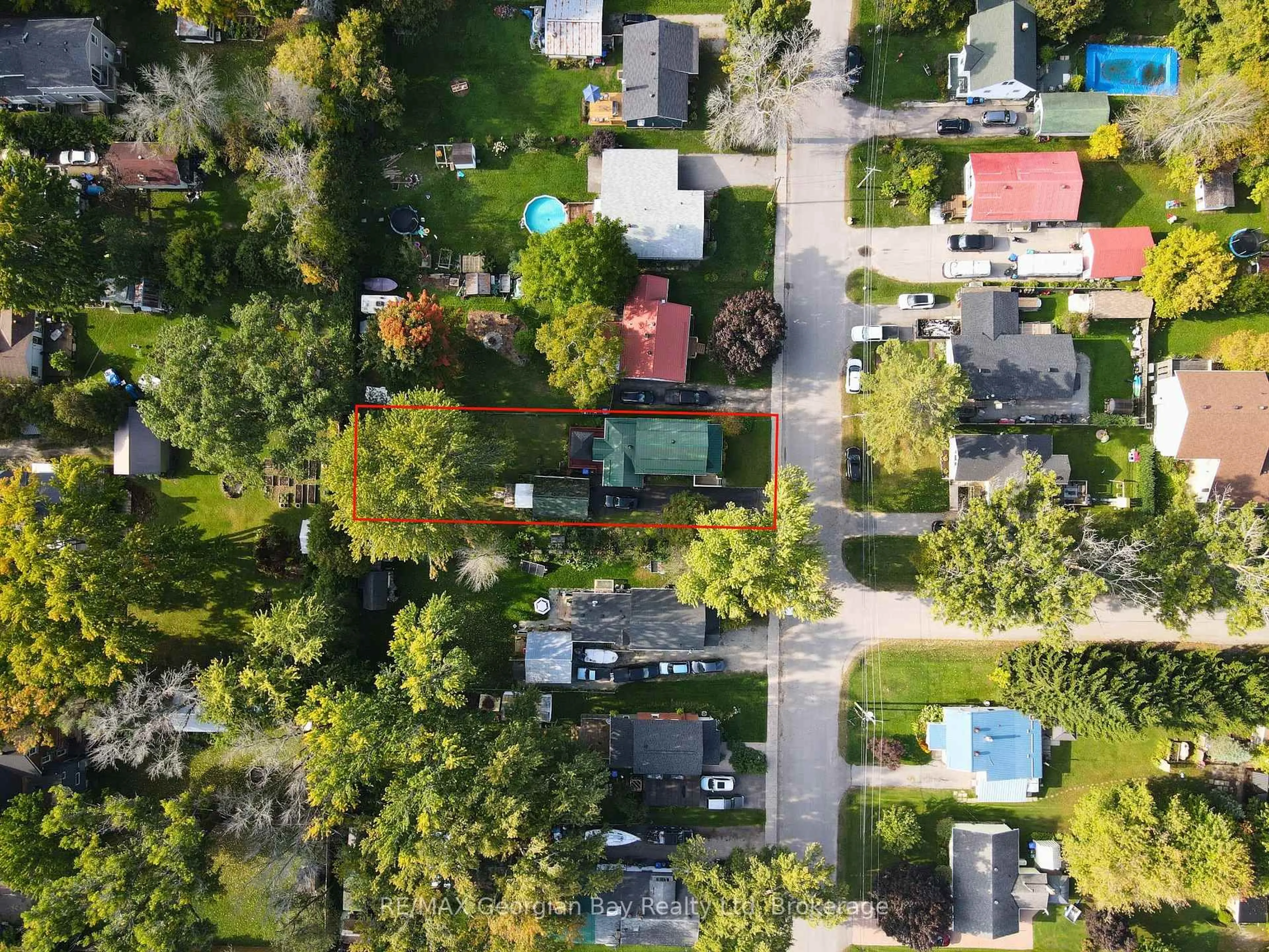 A pic from outside/outdoor area/front of a property/back of a property/a pic from drone, street for 16 John St, Severn Ontario L0K 1E0