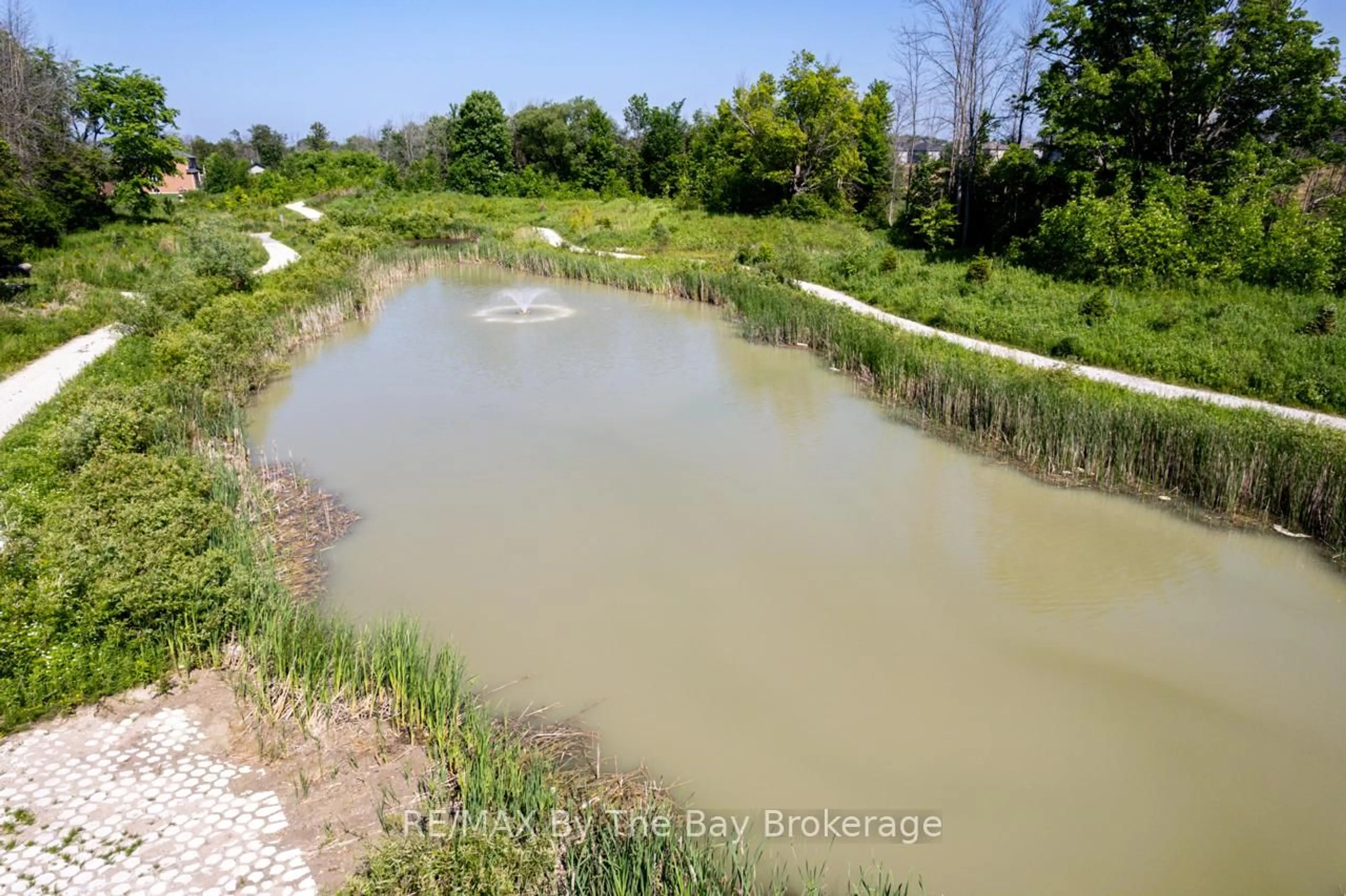 Blurry image for 12 Misty Ridge Rd, Wasaga Beach Ontario L9Z 0R8