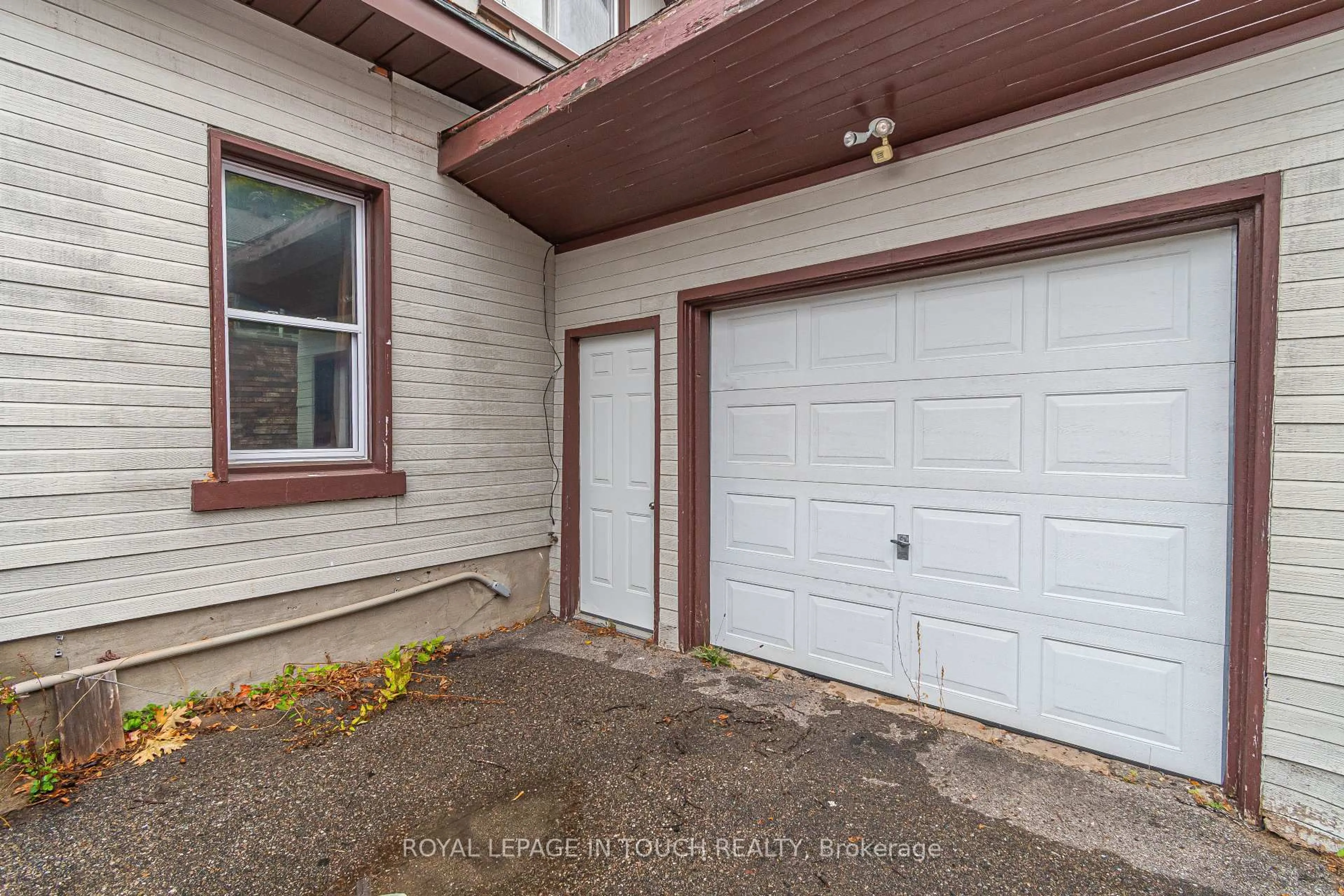 Unknown for 125 Eighth St, Midland Ontario L4R 4A5