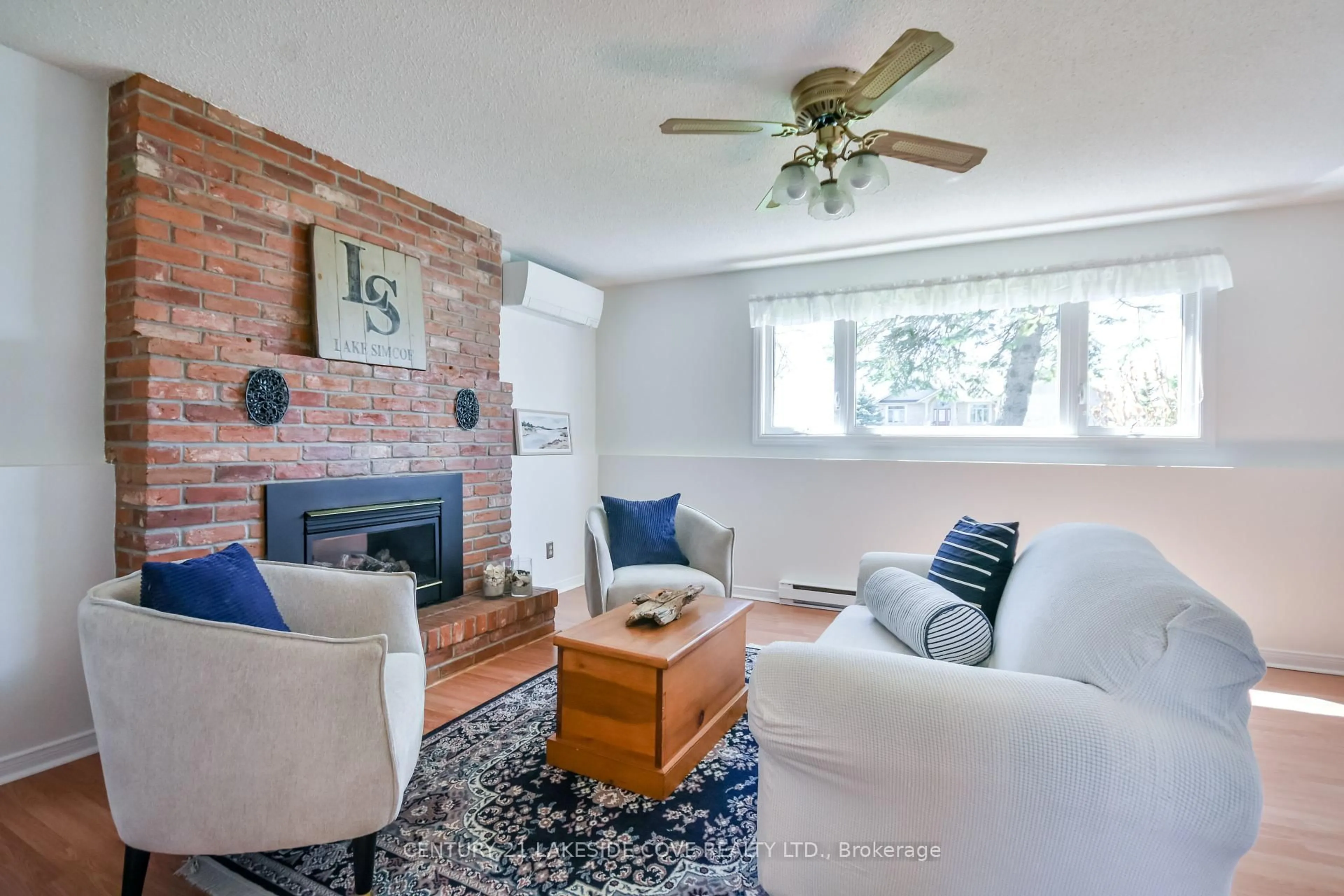 Living room with furniture, unknown for 121 Bayshore Dr, Ramara Ontario L0K 1B0