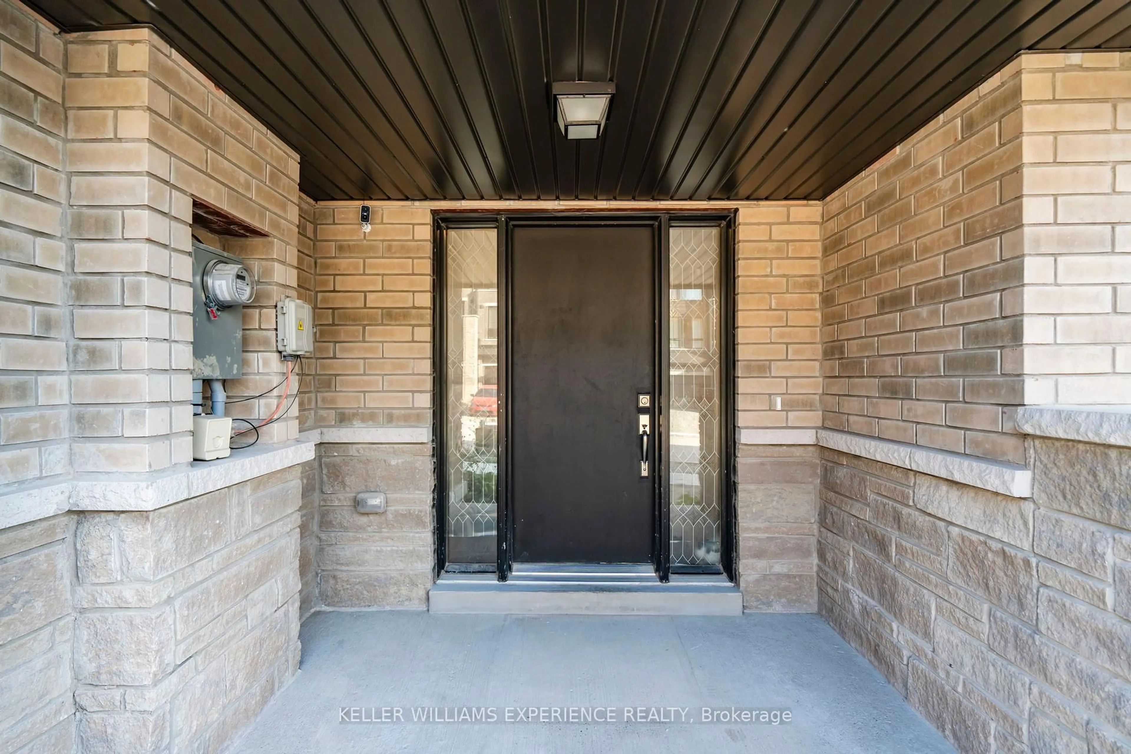 Indoor entryway for 115 Blue Forest Cres, Barrie Ontario L9J 0N7