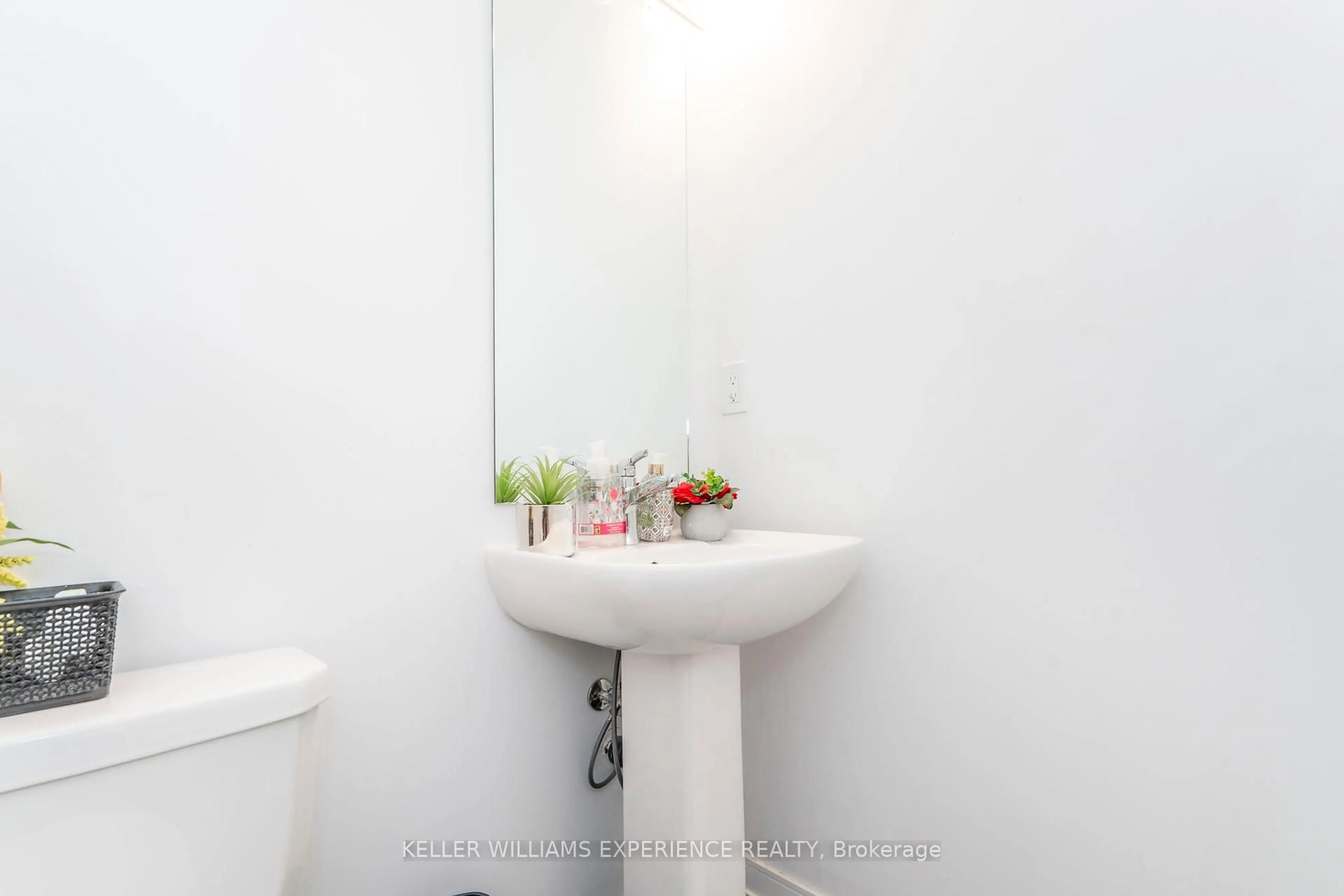 Standard bathroom, unknown for 115 Blue Forest Cres, Barrie Ontario L9J 0N7