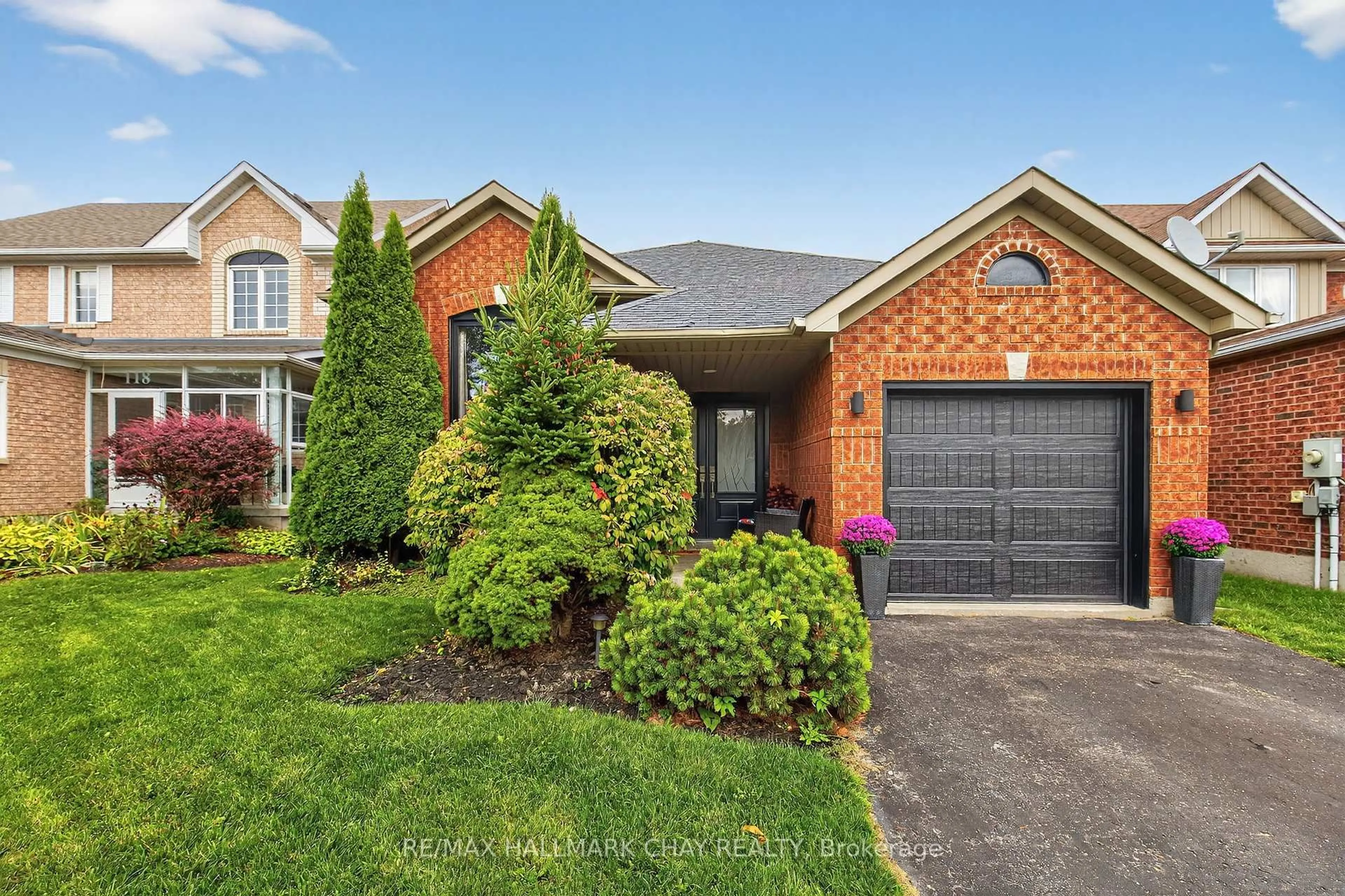 Home with brick exterior material, street for 120 Tunbridge Rd, Barrie Ontario L4M 6T1