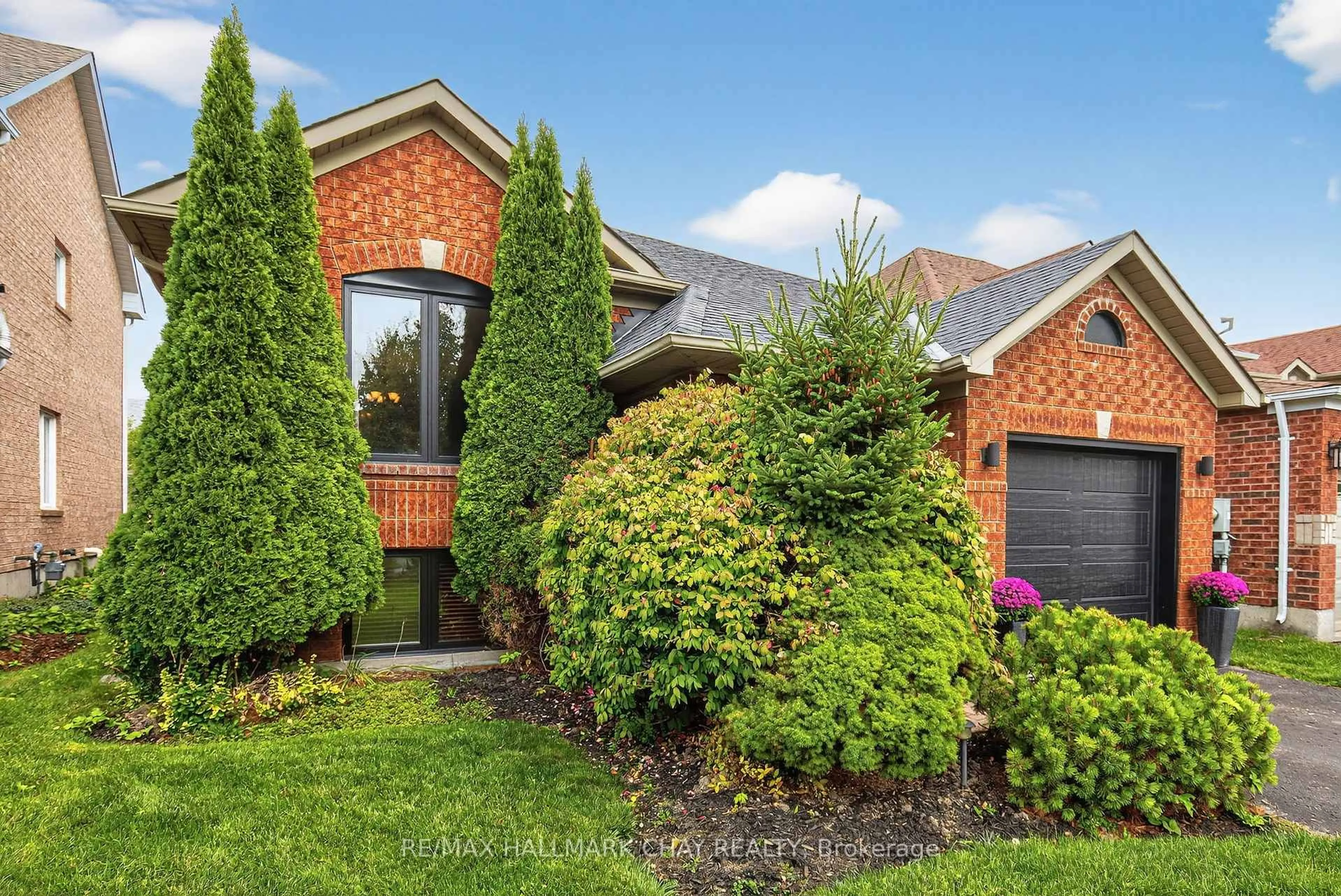 Home with brick exterior material, street for 120 Tunbridge Rd, Barrie Ontario L4M 6T1