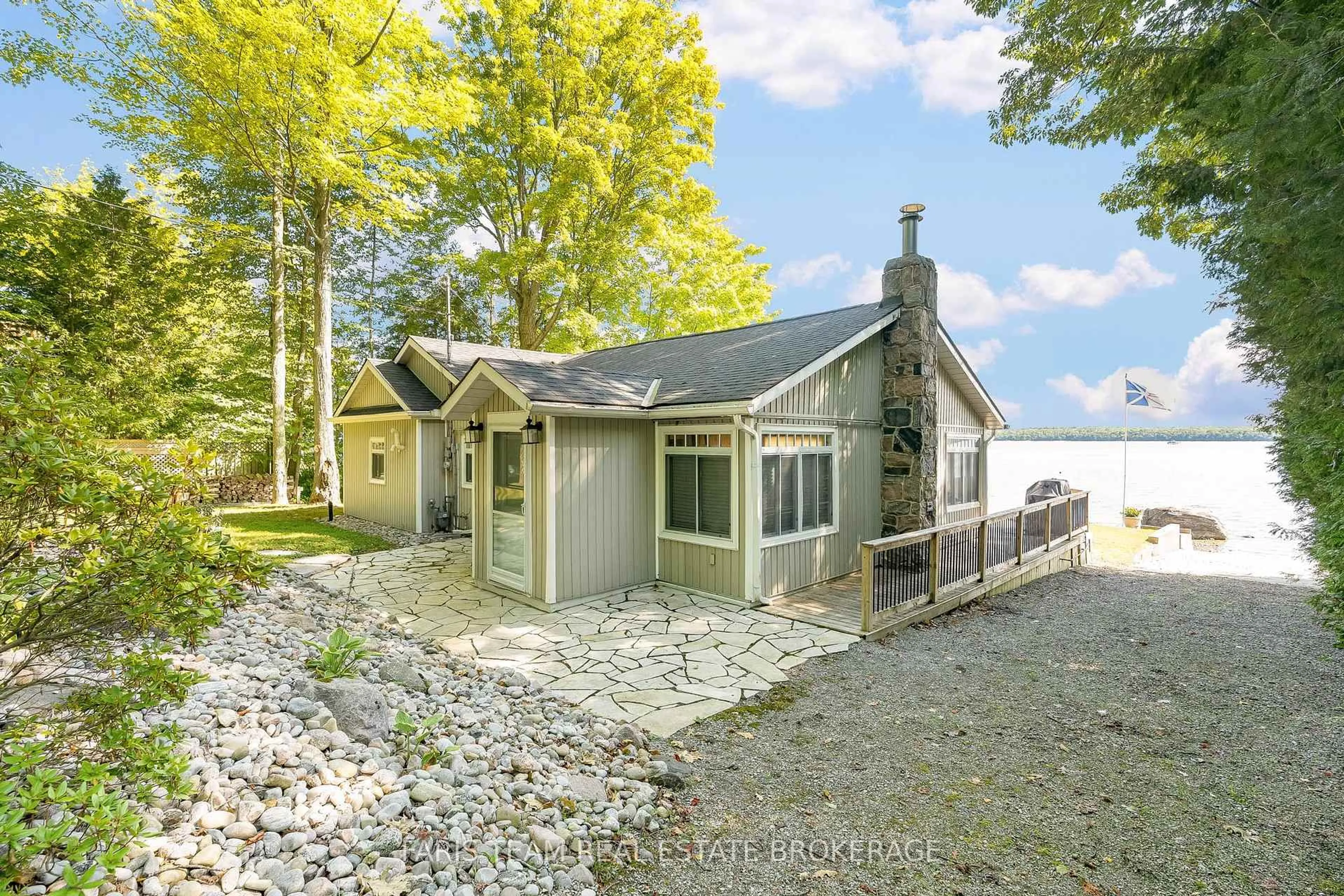 A pic from outside/outdoor area/front of a property/back of a property/a pic from drone, unknown for 1449 Champlain Rd, Tiny Ontario L9M 0C1