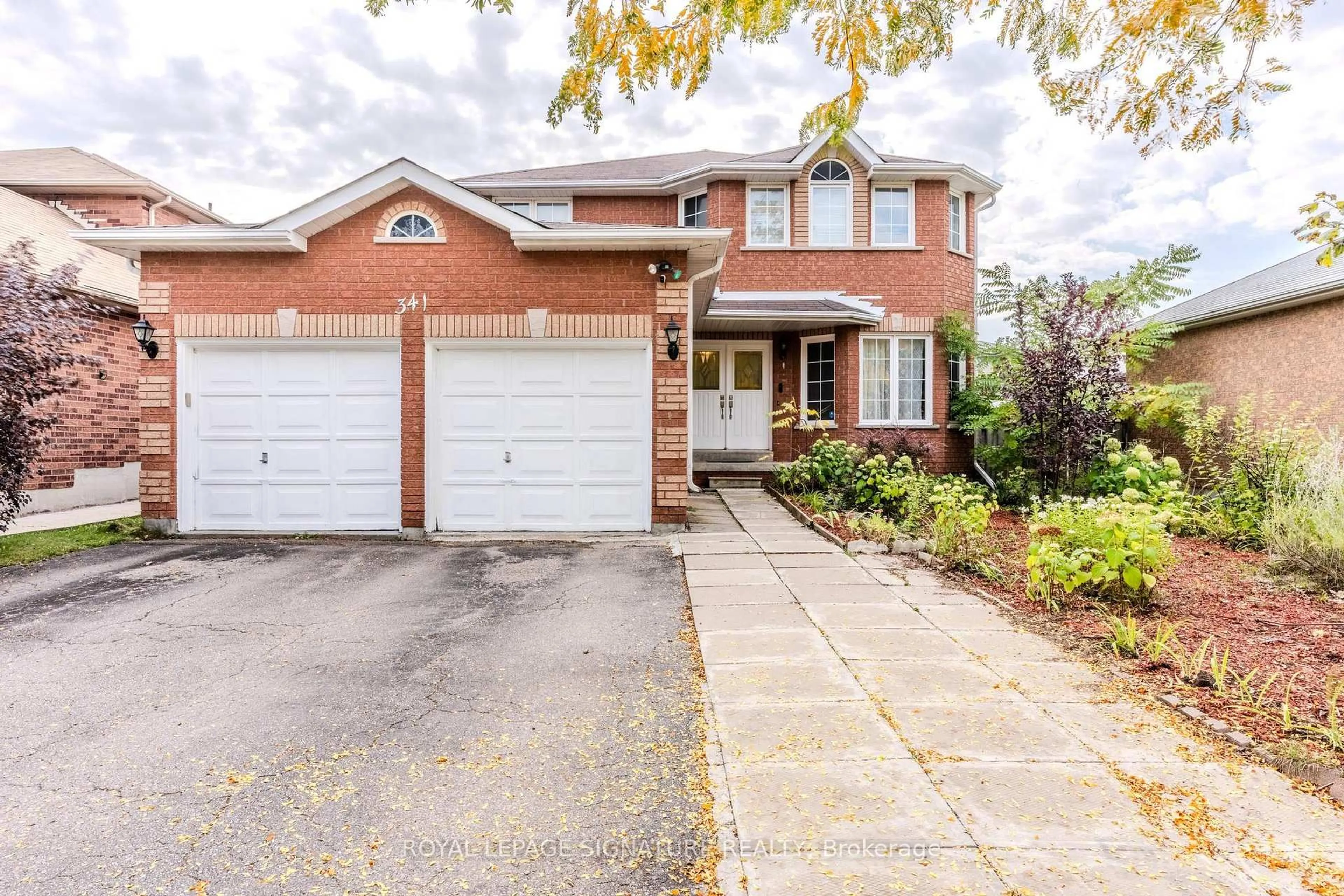 Home with brick exterior material, street for 341 Livingstone St, Barrie Ontario L4N 7C5