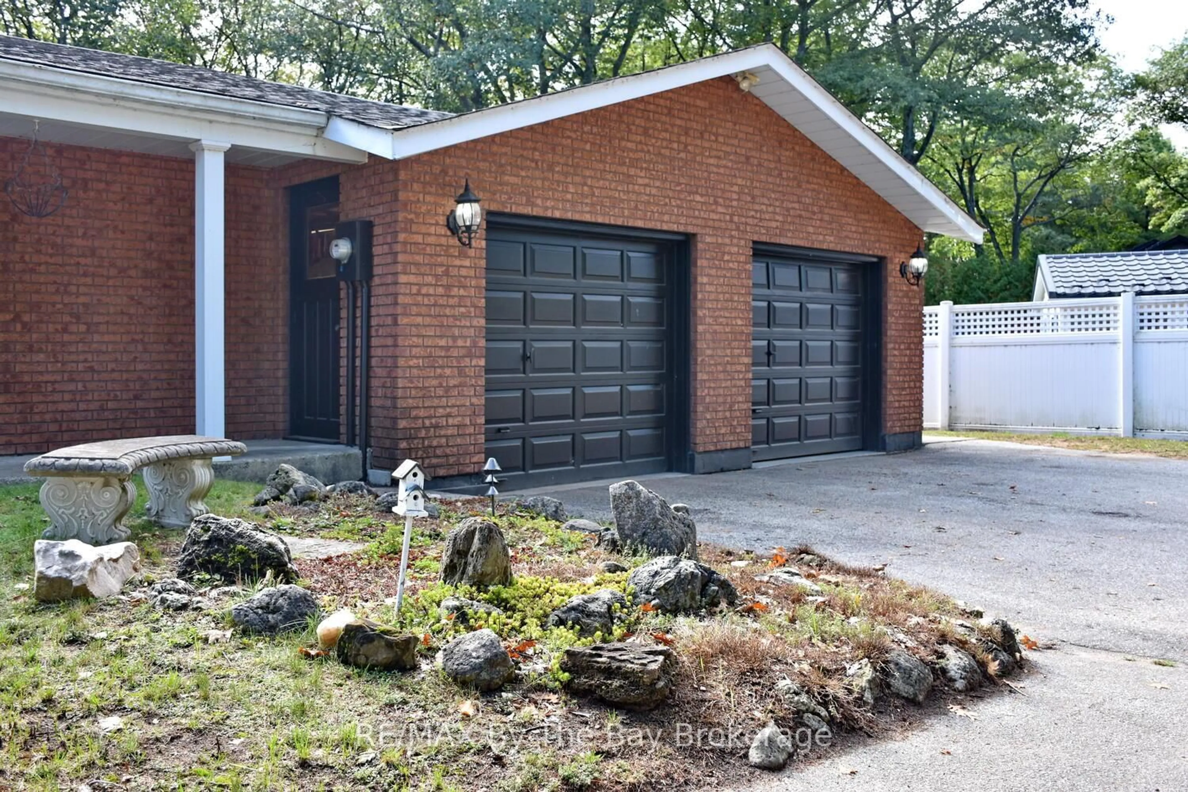 Home with brick exterior material, street for 185 OXBOW PARK Dr, Wasaga Beach Ontario L9Z 2V7