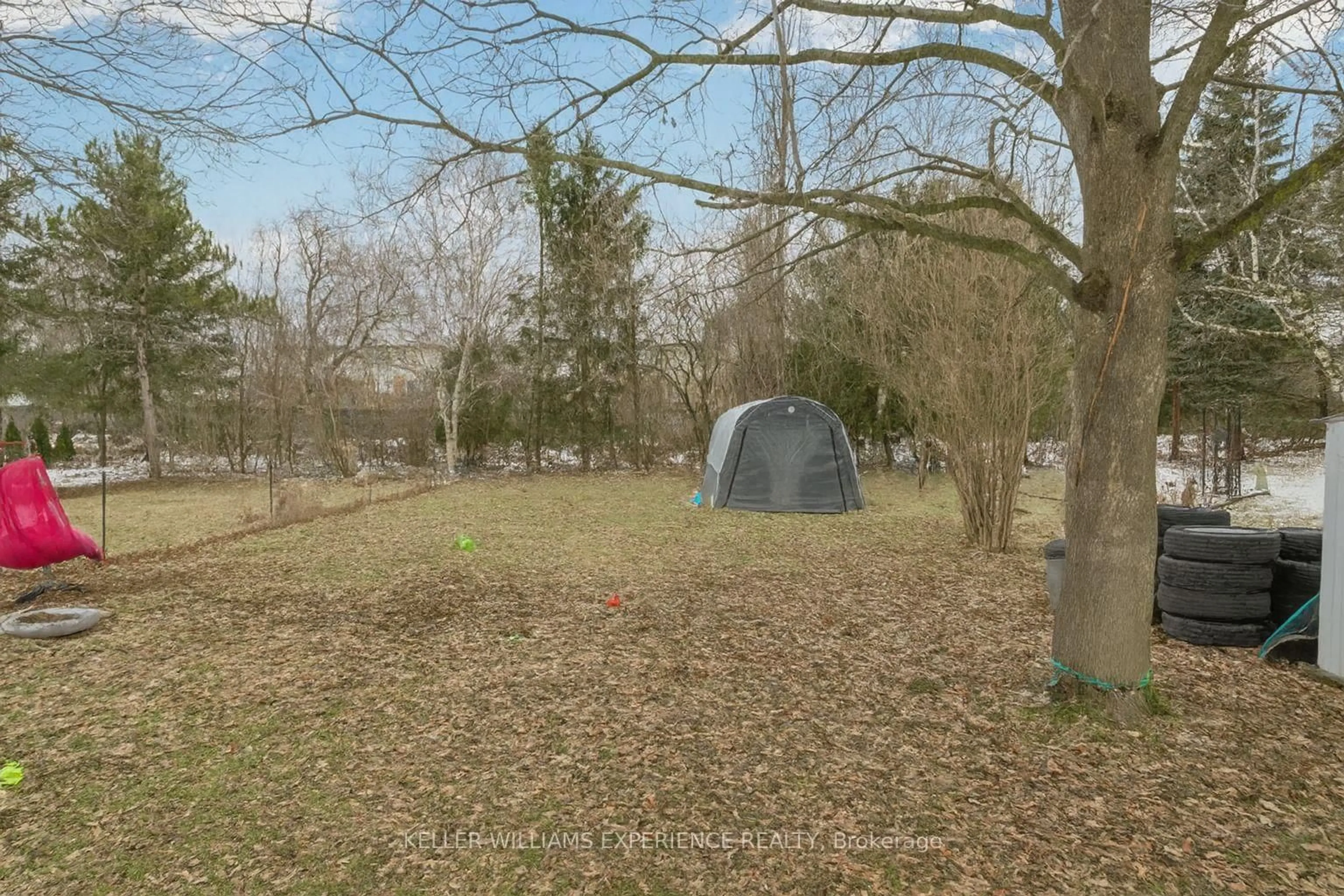 Shed for 116 Huronia Rd, Barrie Ontario L4N 4E9