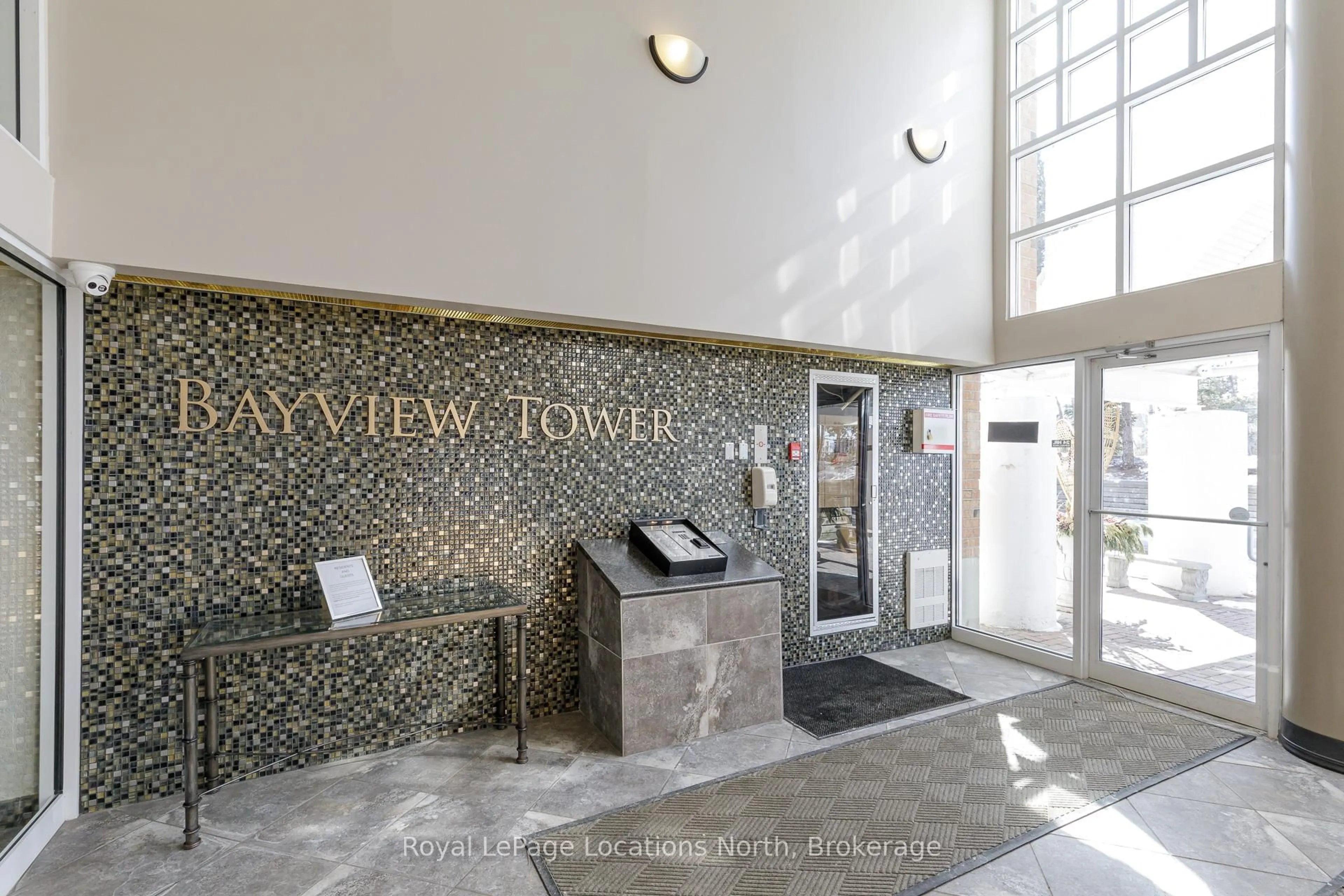 Indoor foyer for 24 Ramblings Way #505, Collingwood Ontario L9Y 5C6