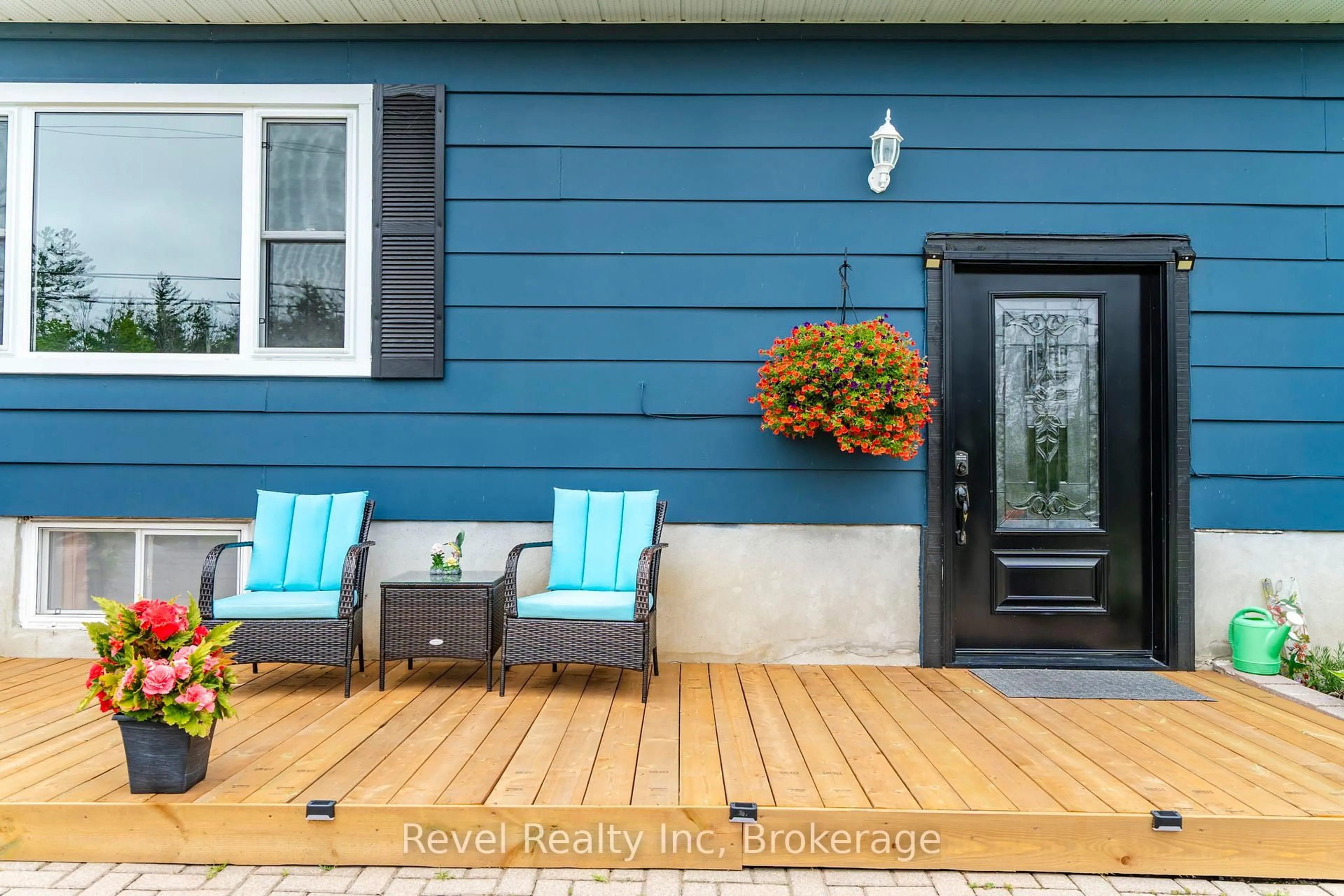 Patio, street for 10 Jamieson Cres, Oro-Medonte Ontario L3V 6H1