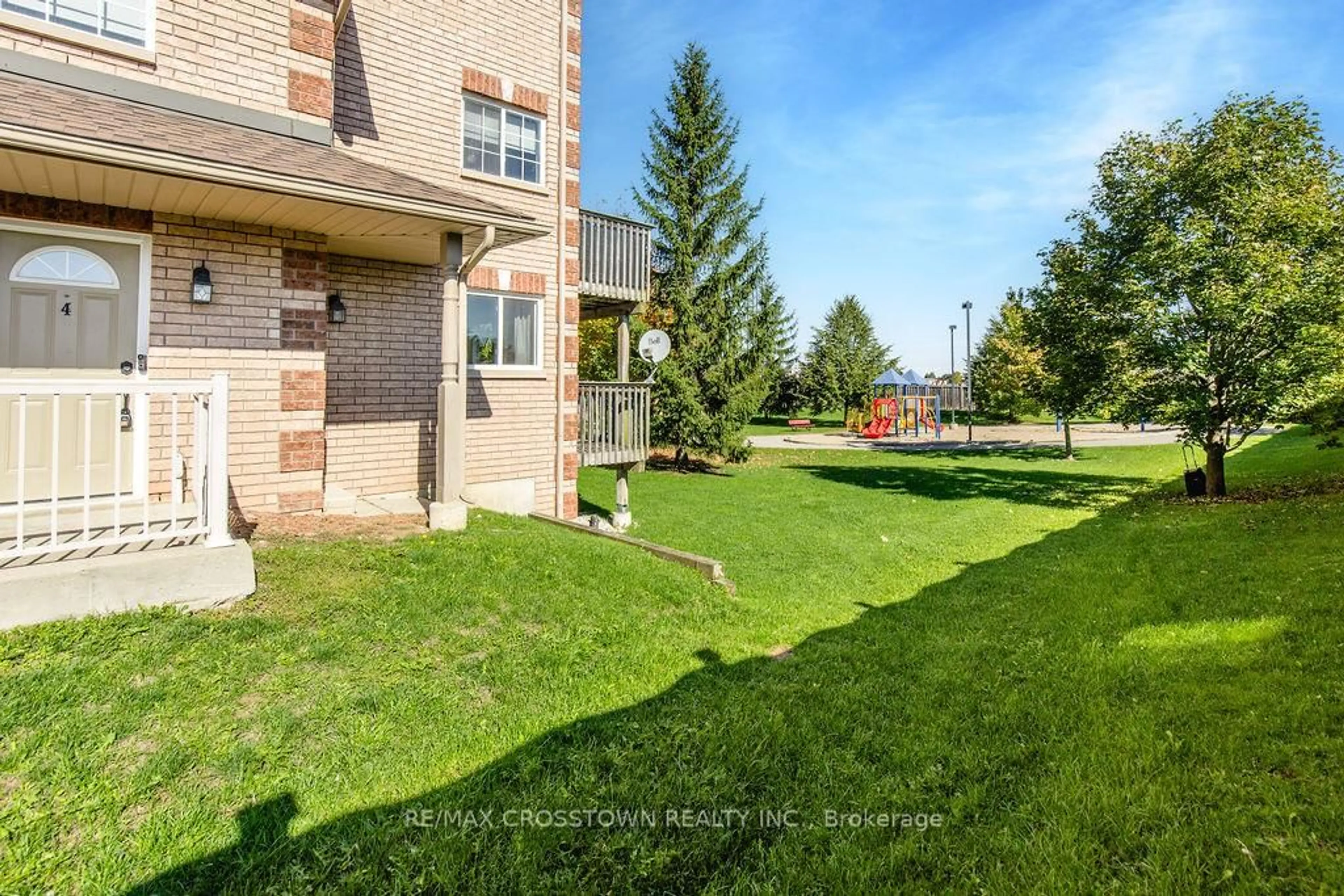 Patio, street for 87 Goodwin Dr #4, Barrie Ontario L4N 6K4