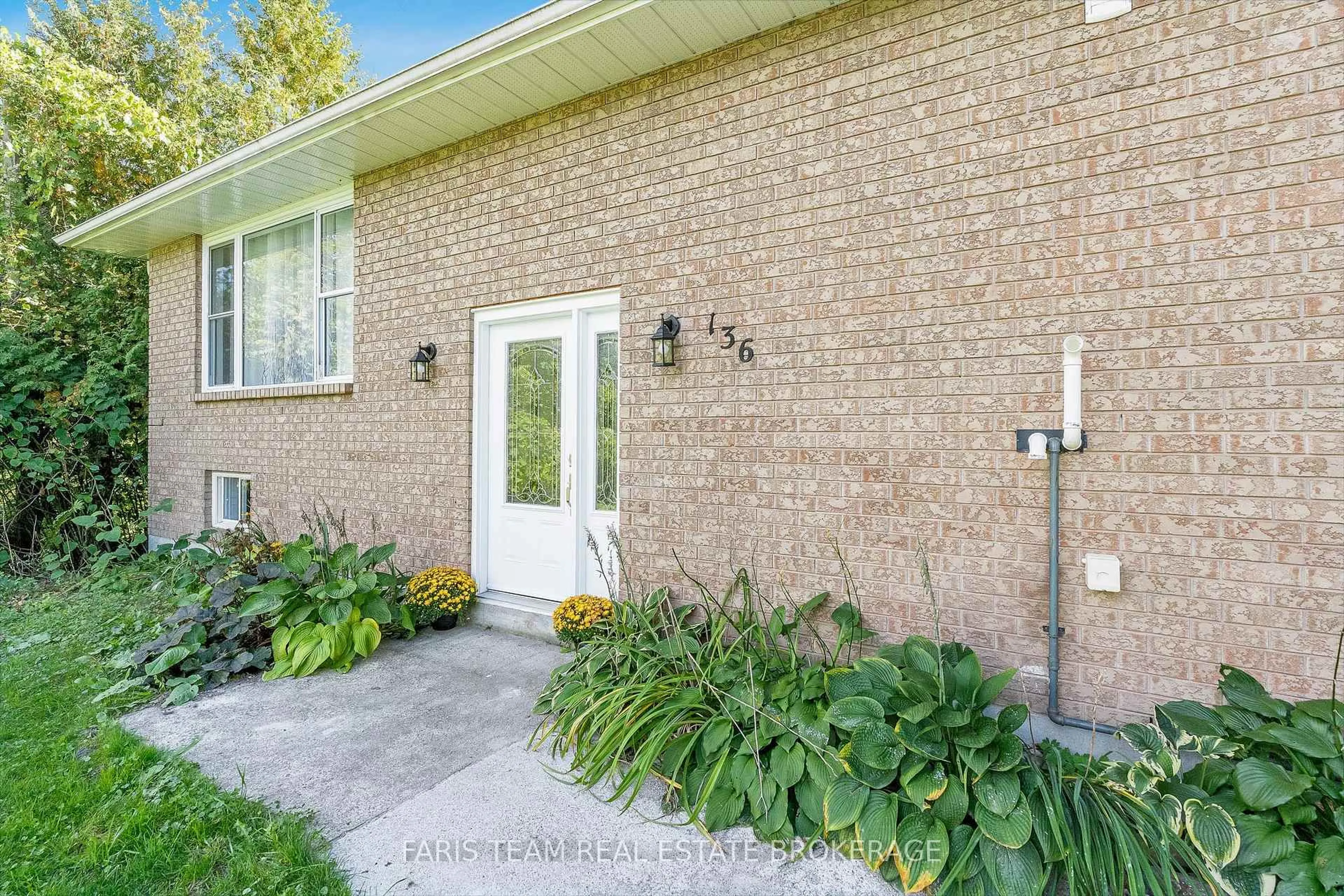 Home with brick exterior material, street for 136 Poyntz St, Penetanguishene Ontario L9M 1P4
