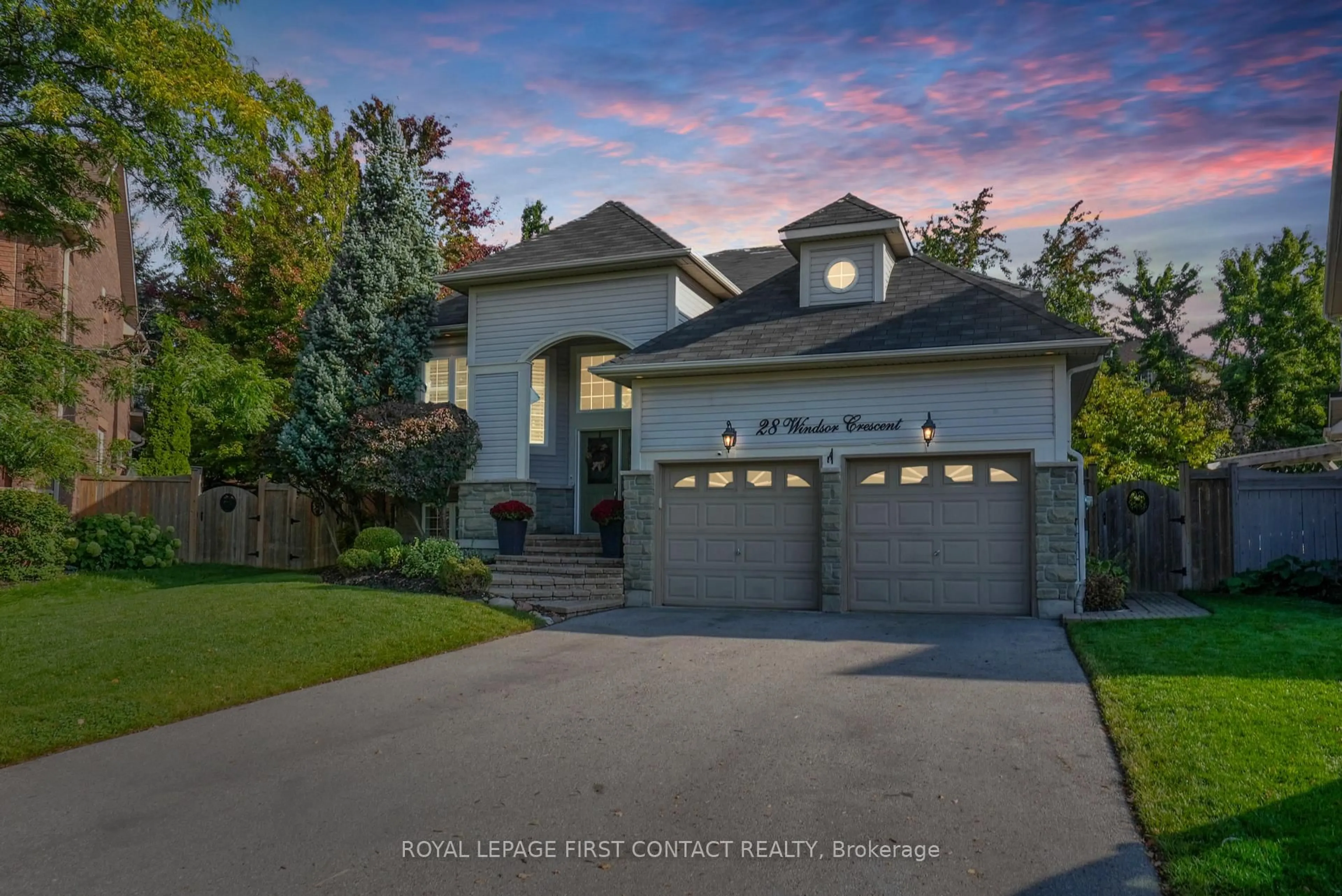 Home with brick exterior material, street for 28 Windsor Cres, Barrie Ontario L4N 0K3