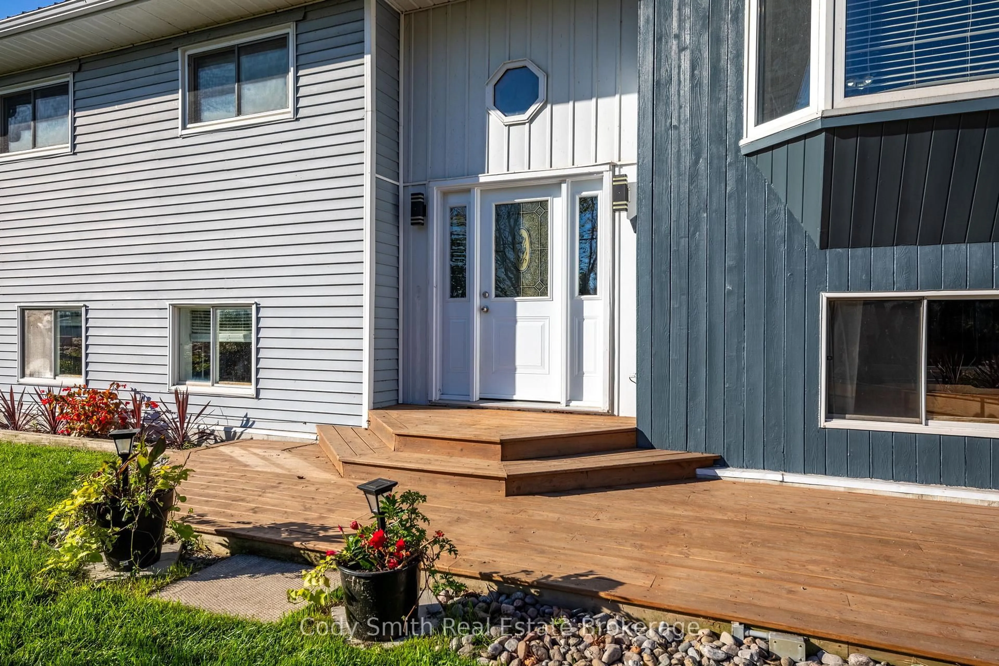 Home with vinyl exterior material, street for 12804 County 16 Rd, Severn Ontario L0K 2C0
