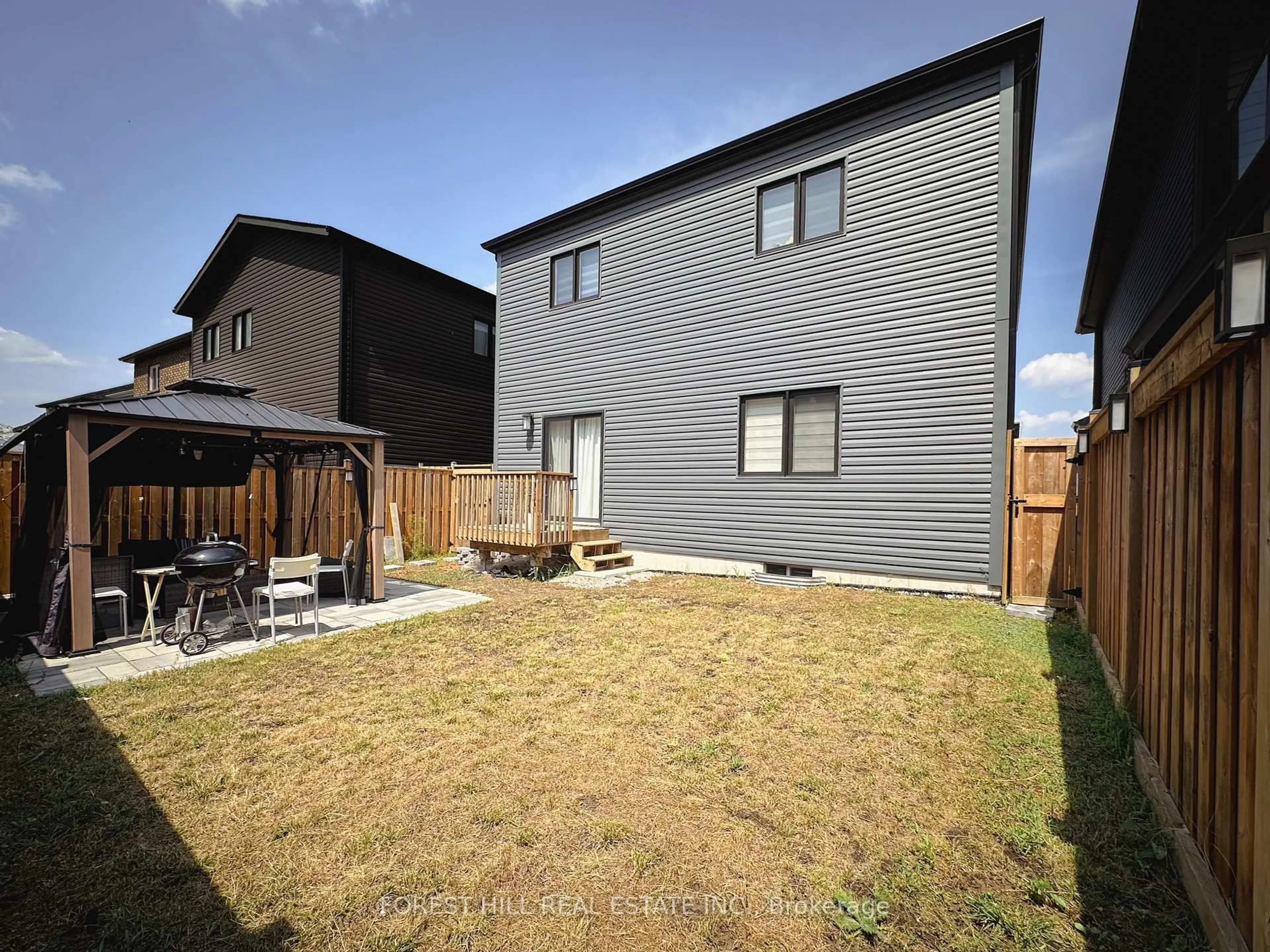 Patio, street for 64 Mabern St, Barrie Ontario L9J 0J2