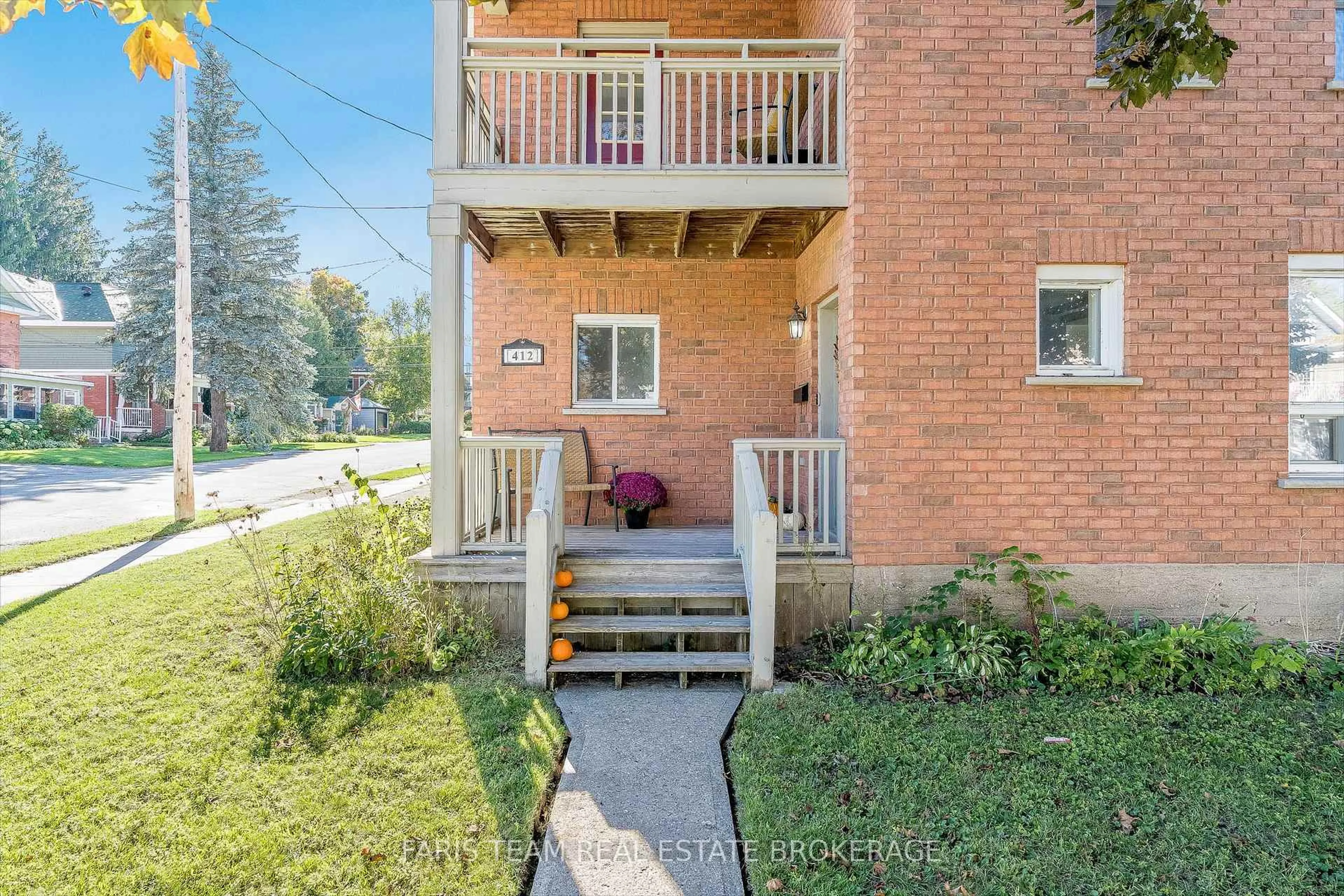 Patio, street for 412 Manly St, Midland Ontario L4R 3E3
