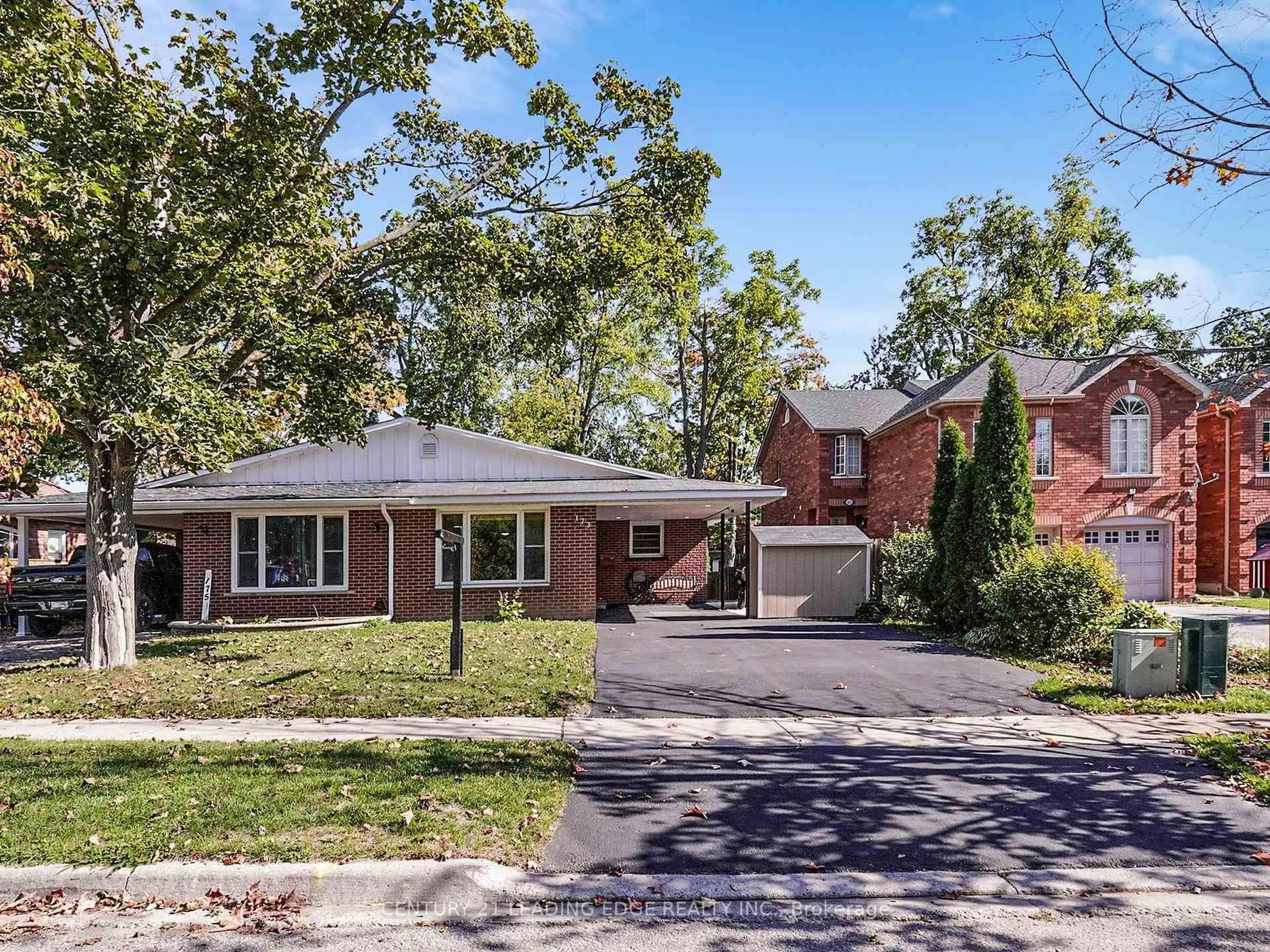 Home with brick exterior material, street for 173 Owen St, Barrie Ontario L4M 3H8