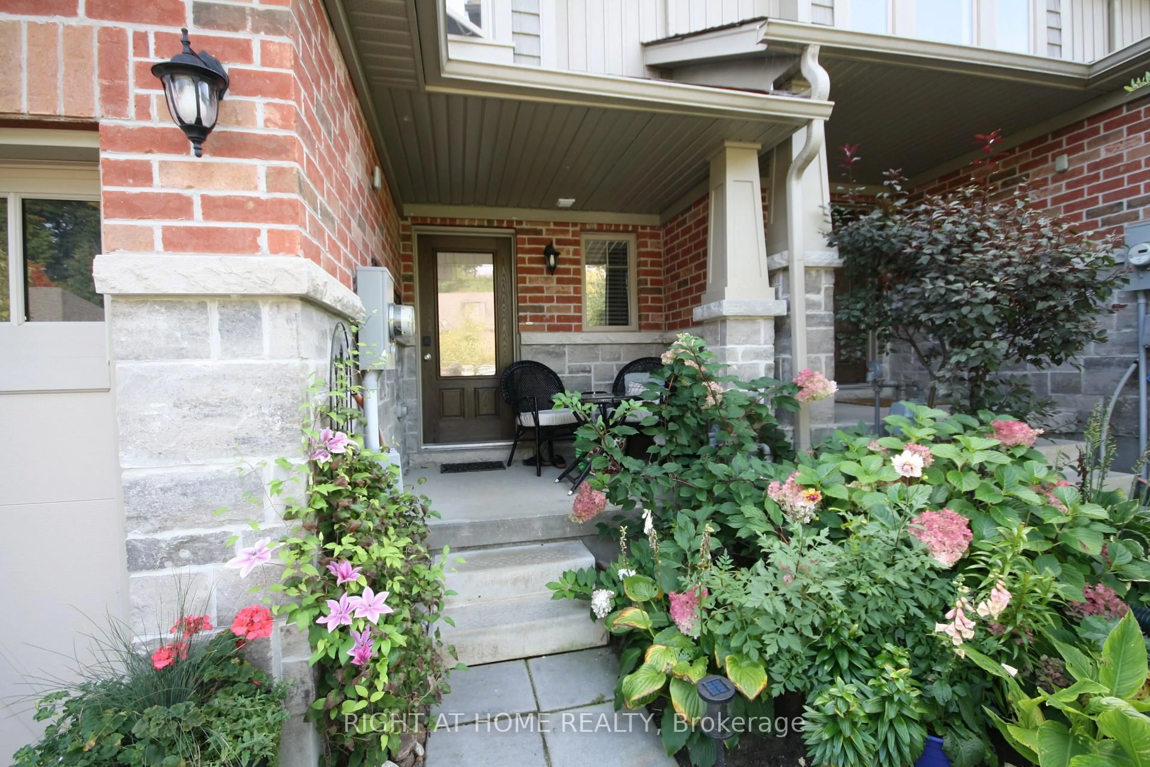 Unknown for 1039 Cook Dr, Midland Ontario L4R 0E4