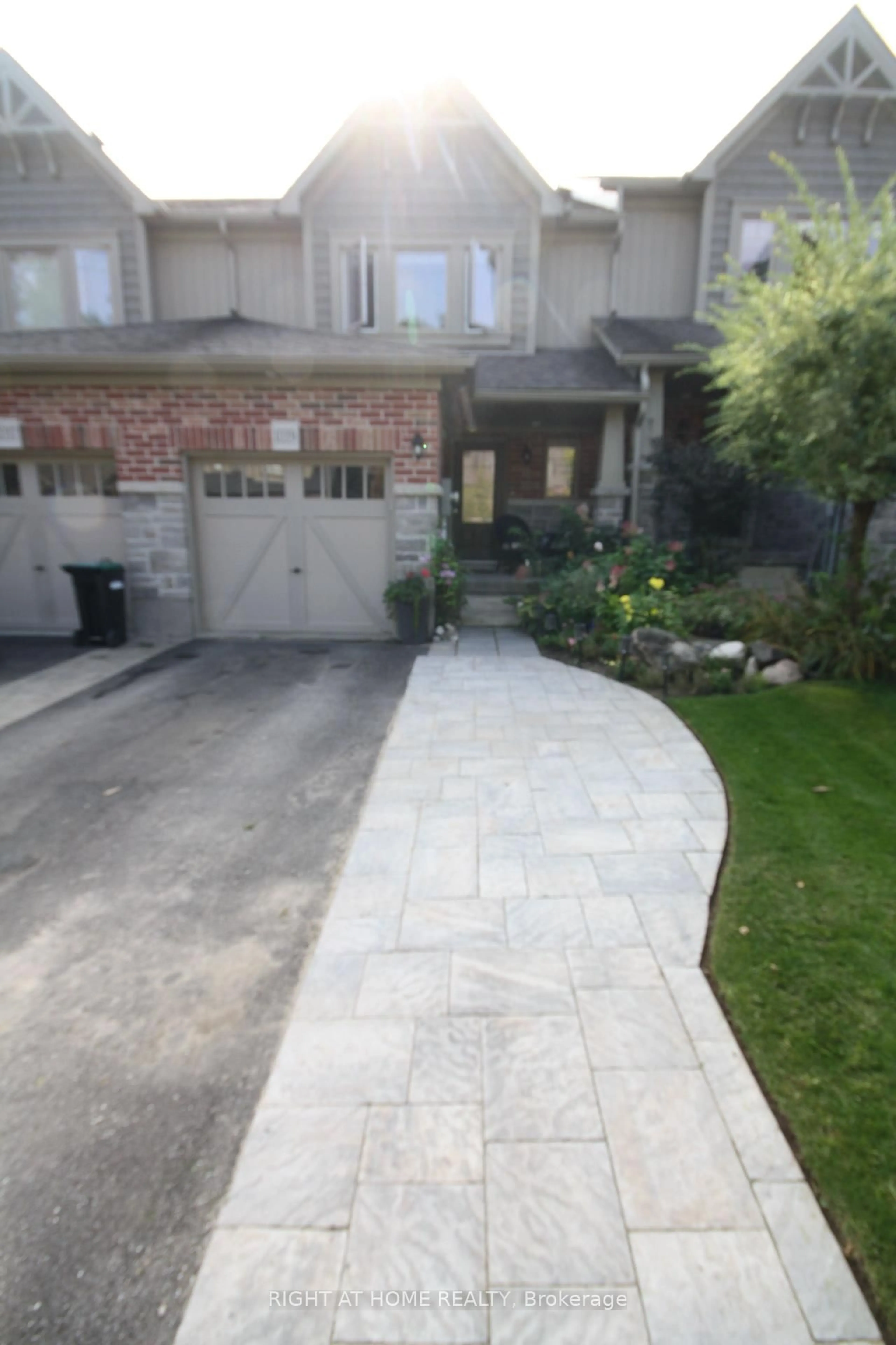 Patio, street for 1039 Cook Dr, Midland Ontario L4R 0E4