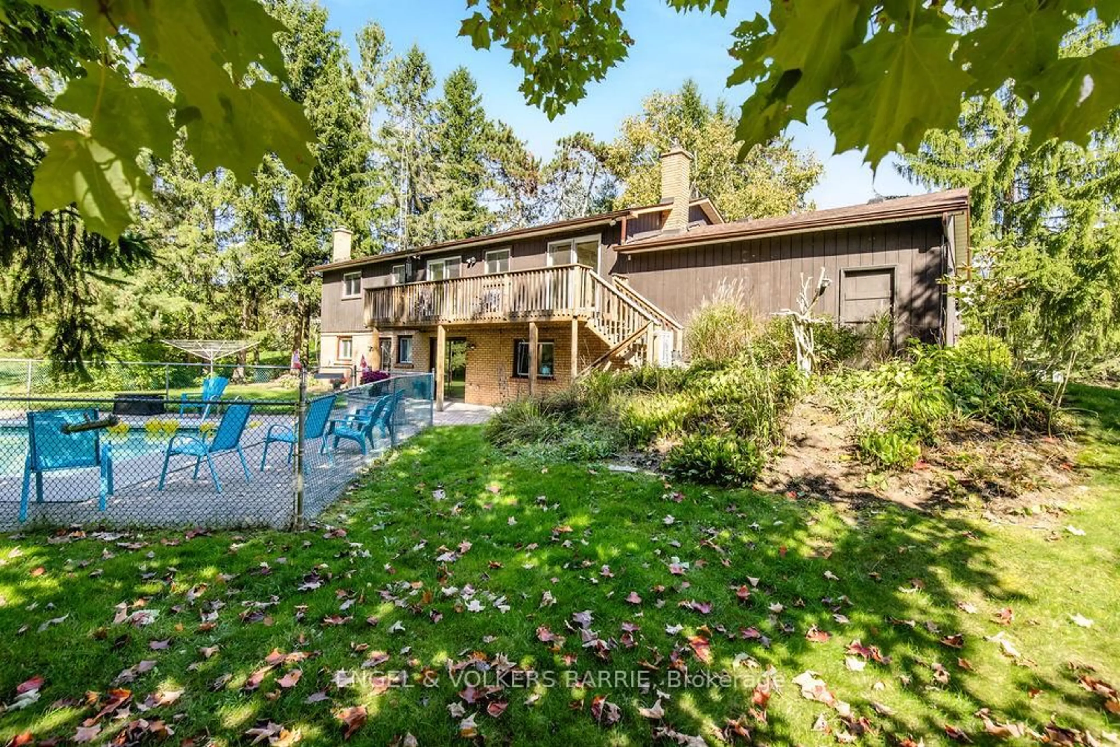 Patio, unknown for 41 Willow Landing Rd, Springwater Ontario L9X 0R2
