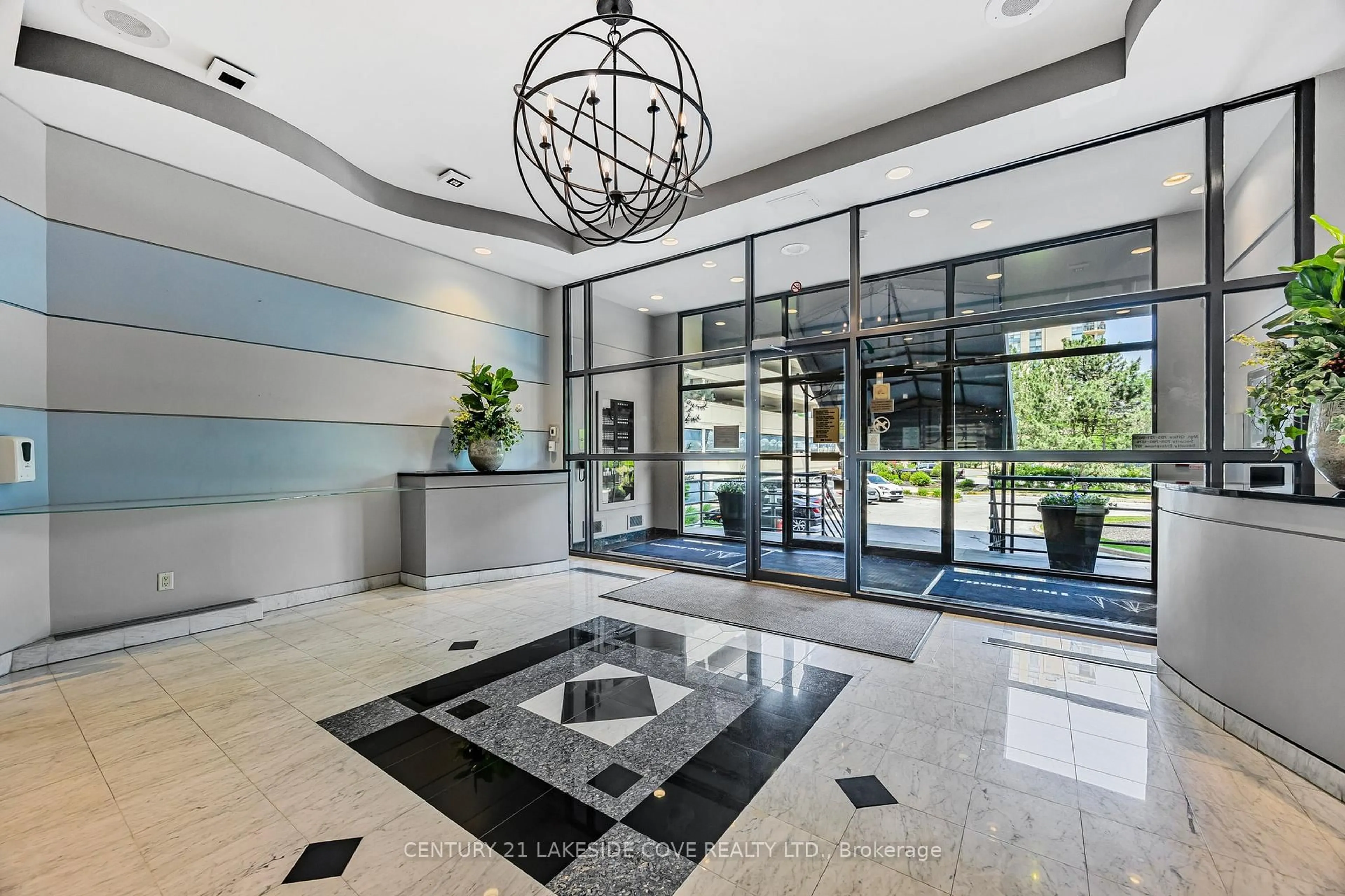Indoor foyer for 75 Ellen St #711, Barrie Ontario L4N 7R6